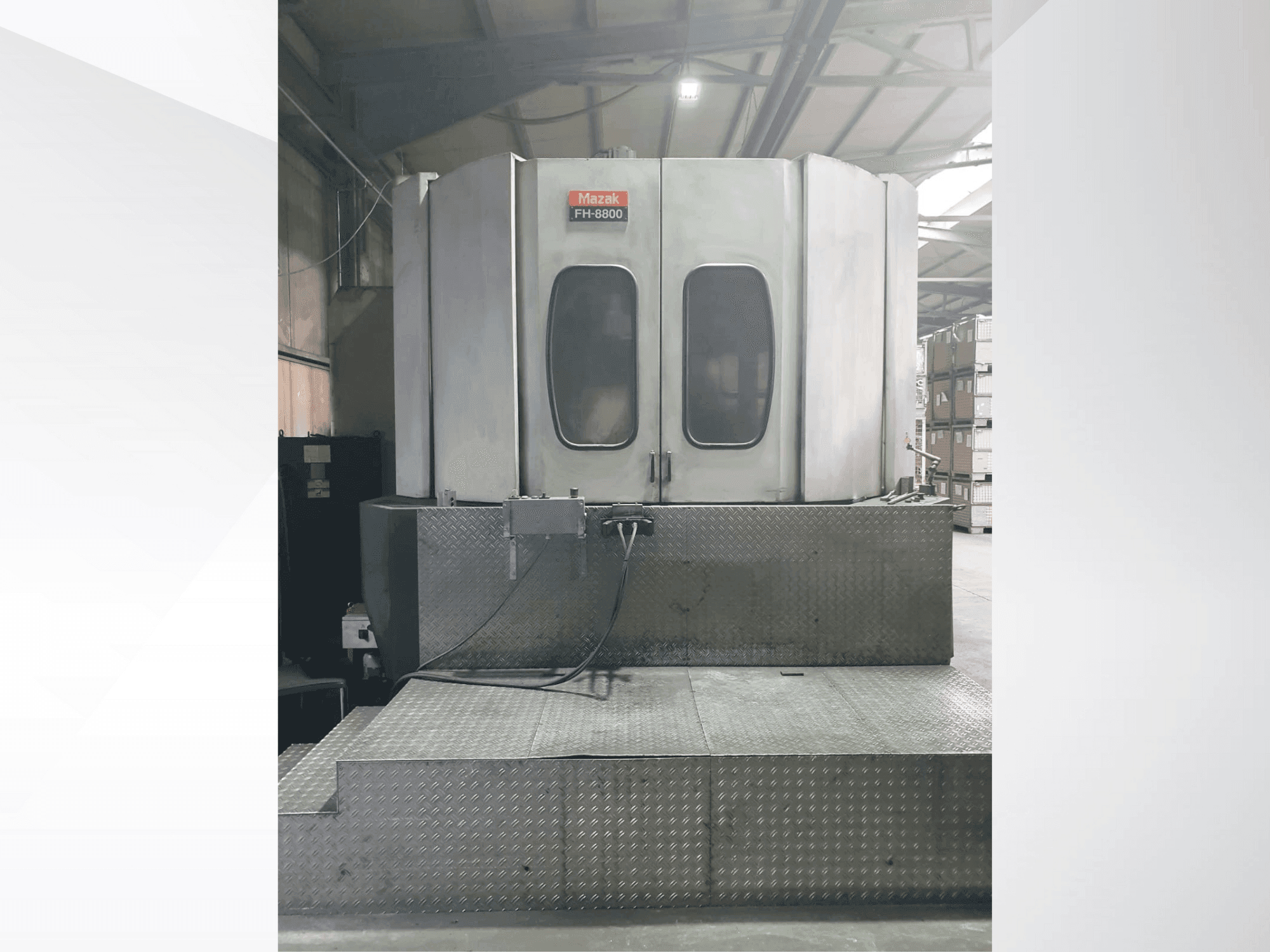 Vooraanzicht van Mazak FH 8800 machine