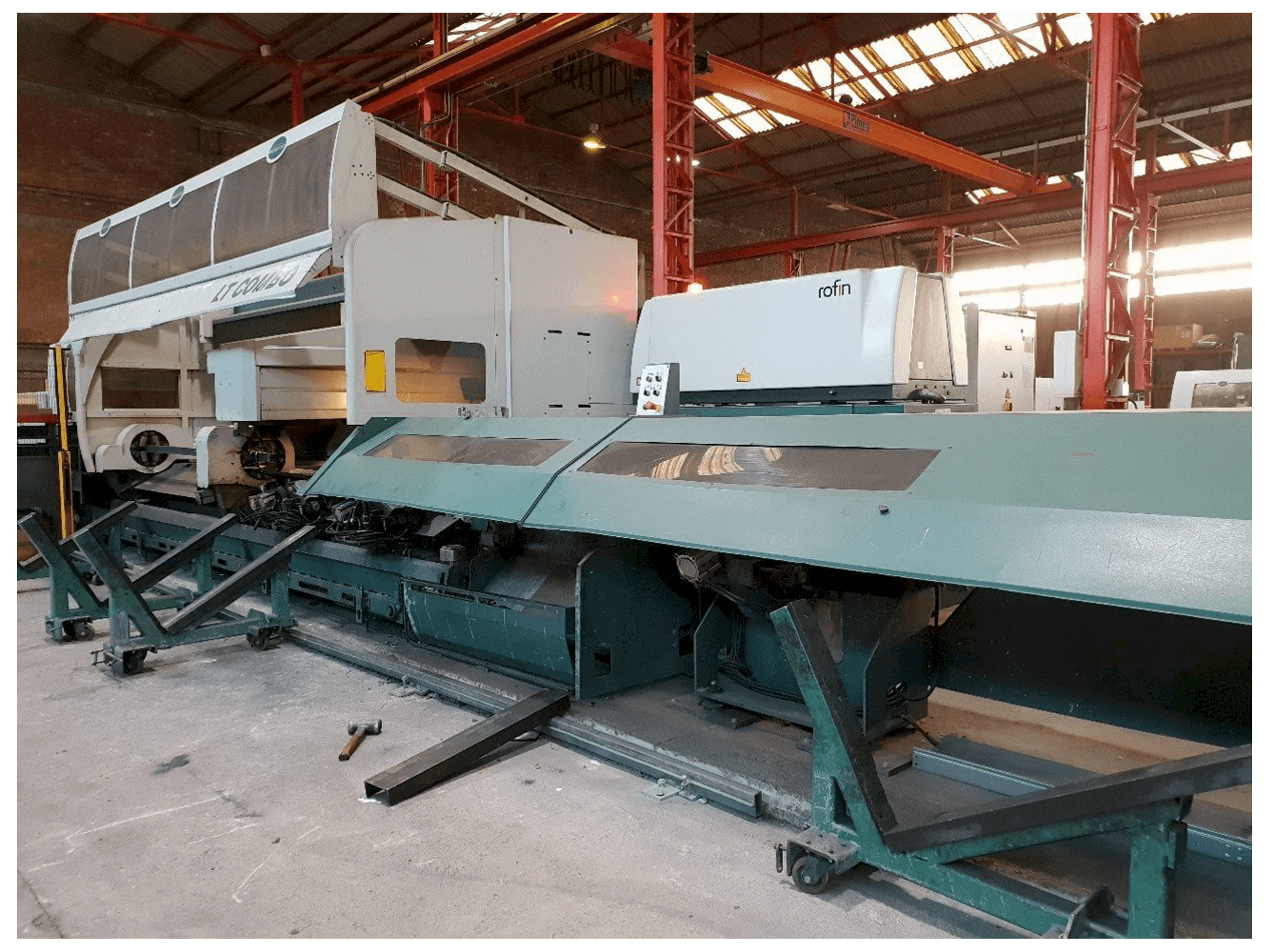 Linkerzijdeaanzicht van BLM ADIGE-SYS LT COMBO machine