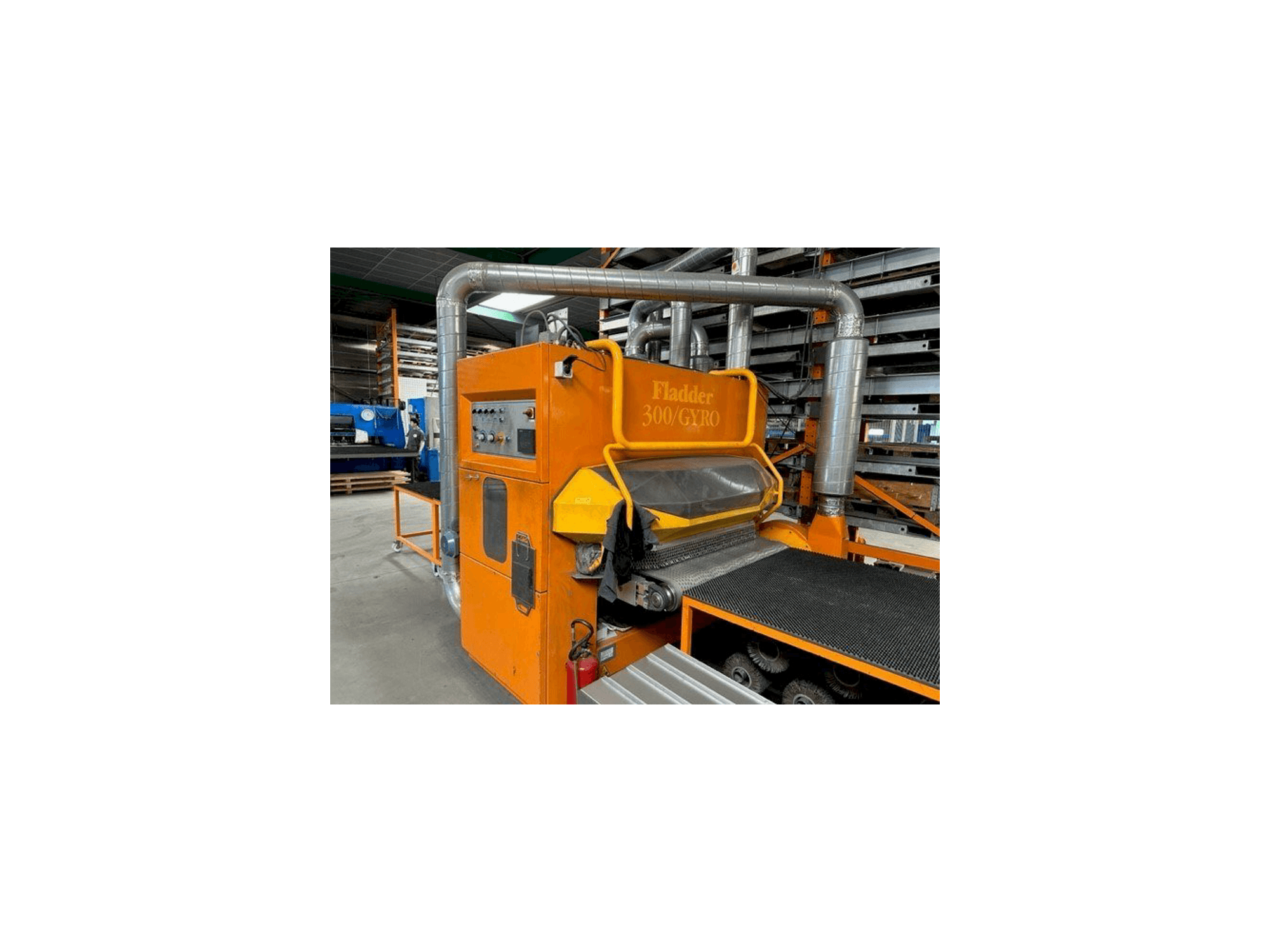 Vooraanzicht van Fladder 300/GYRO-1300 VAC machine