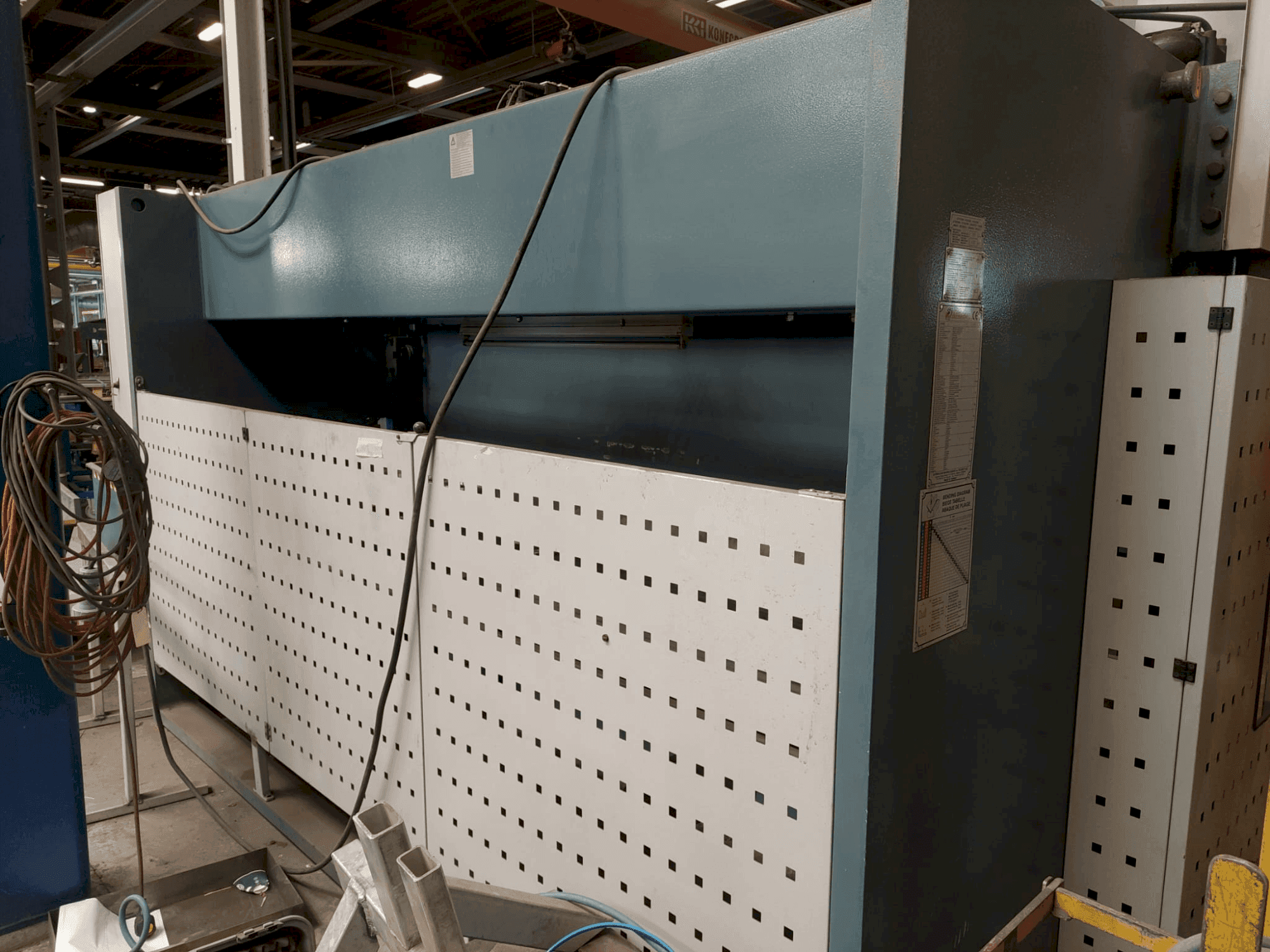 Vooraanzicht van Durma E 40160 machine