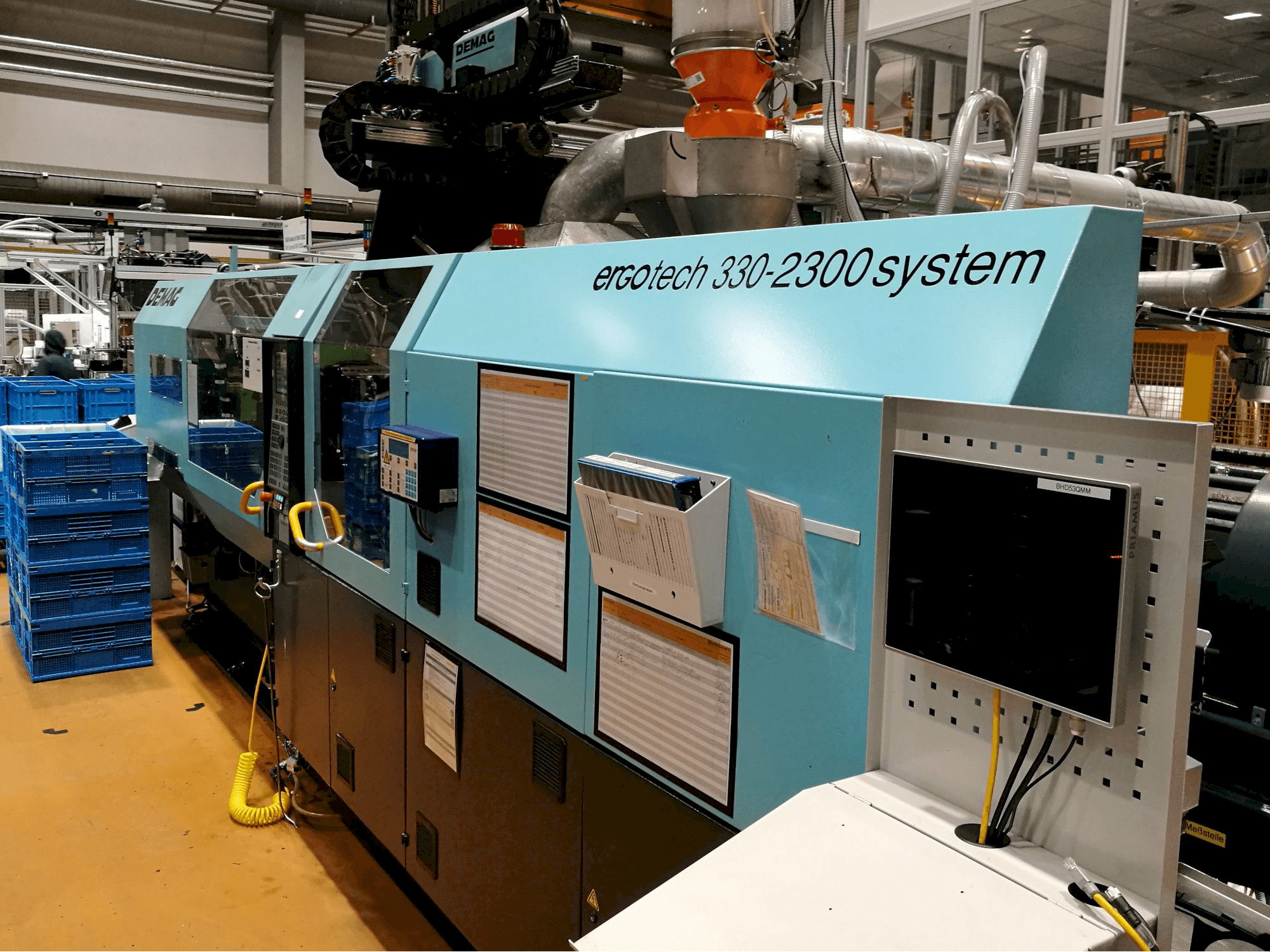 Recht aanzicht van DEMAG Ergotech 330-2300 machine