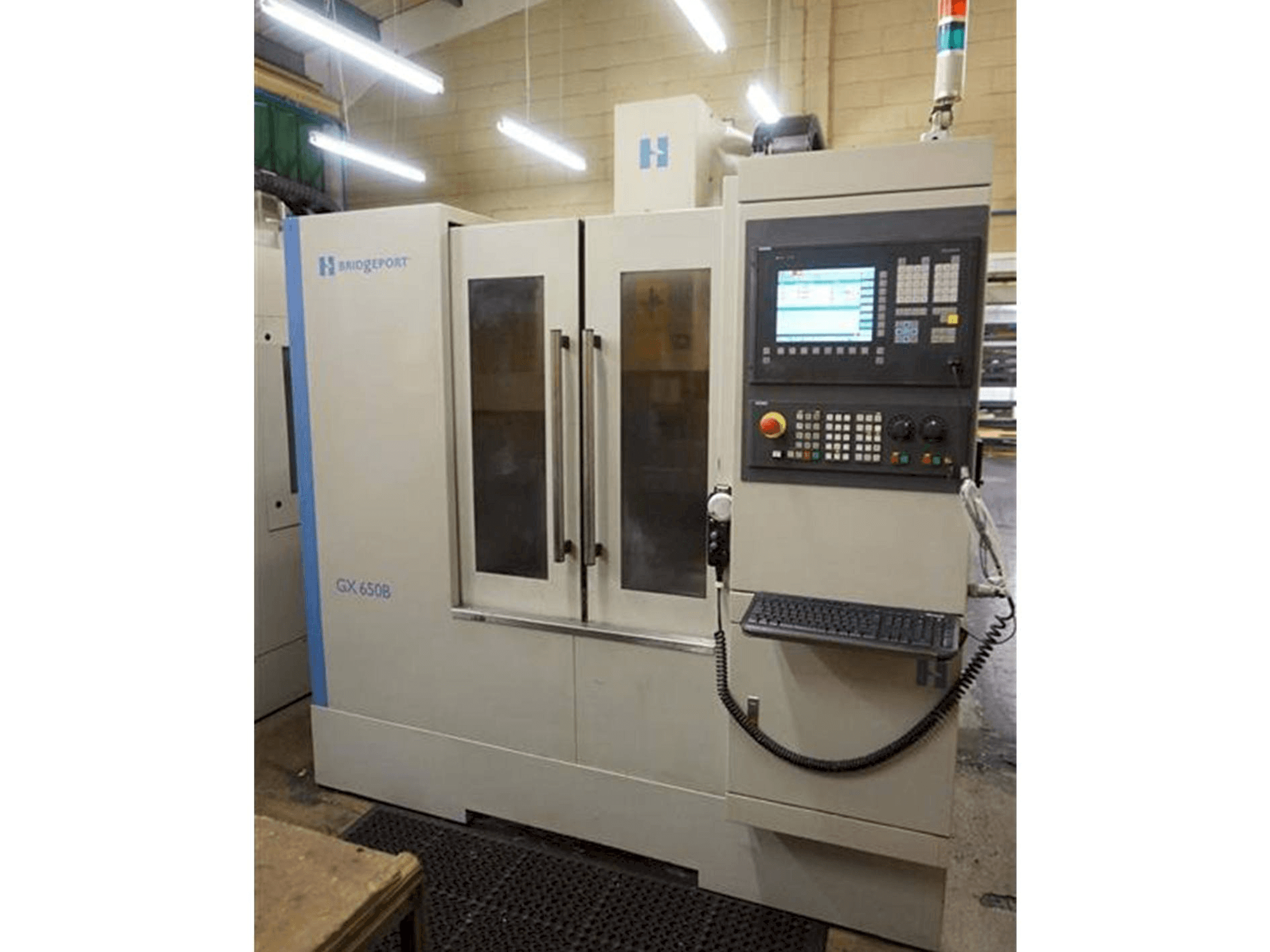 Vooraanzicht van Bridgeport GX 650 B machine