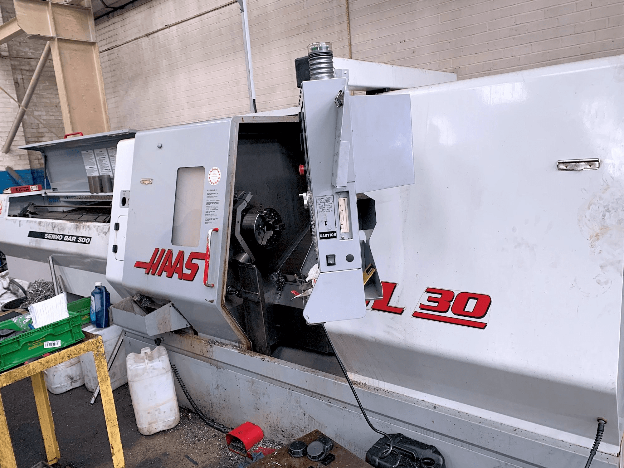 Vooraanzicht van HAAS SL-30 machine