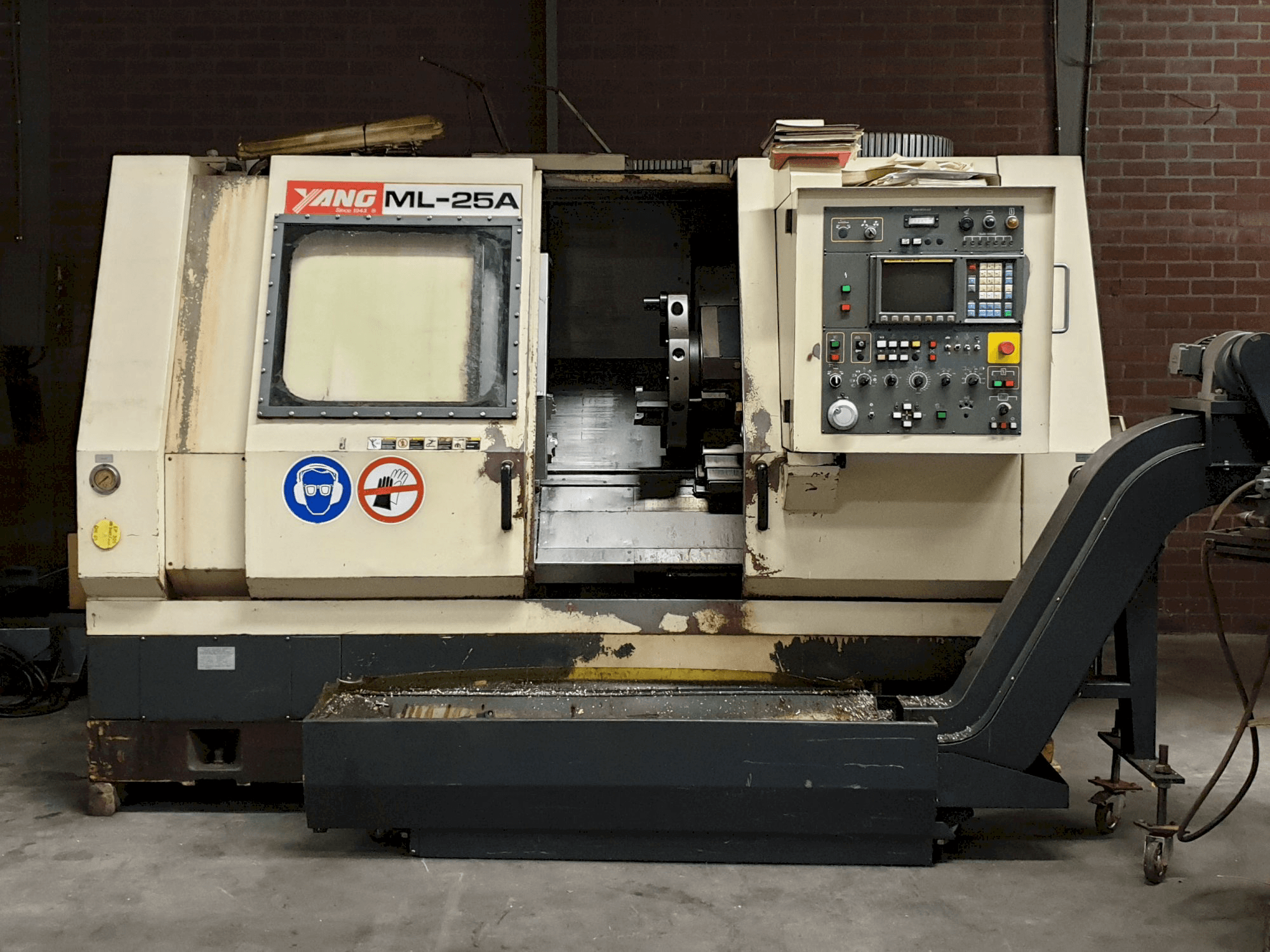 Vooraanzicht van Yang ML - 25A machine