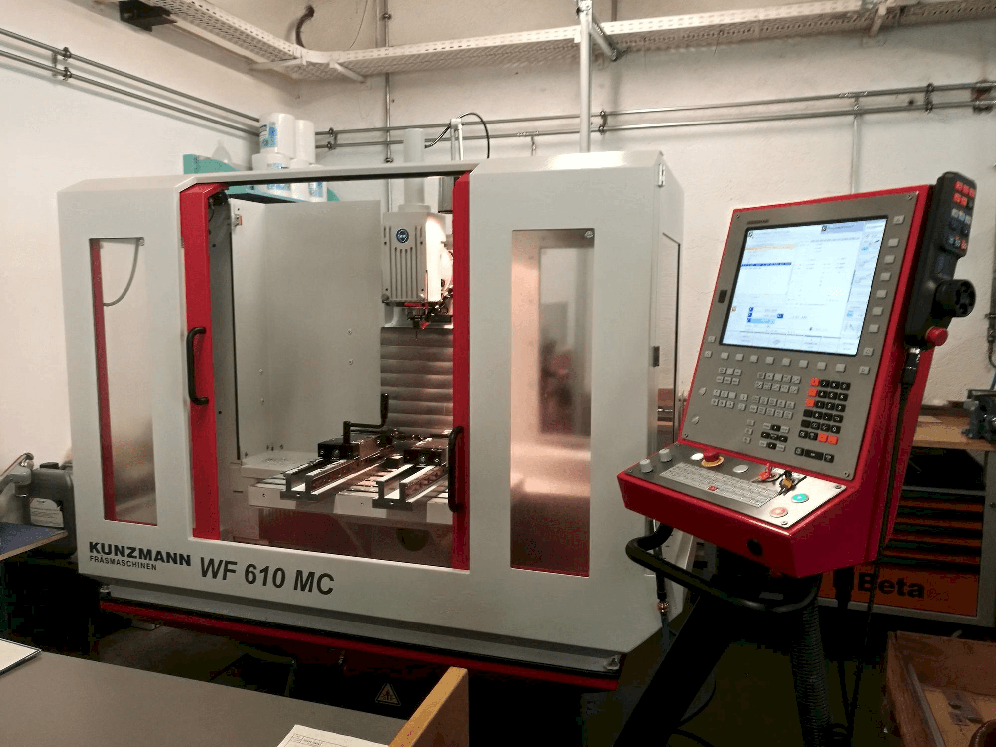 Vooraanzicht van KUNZMANN WF 610 MC machine