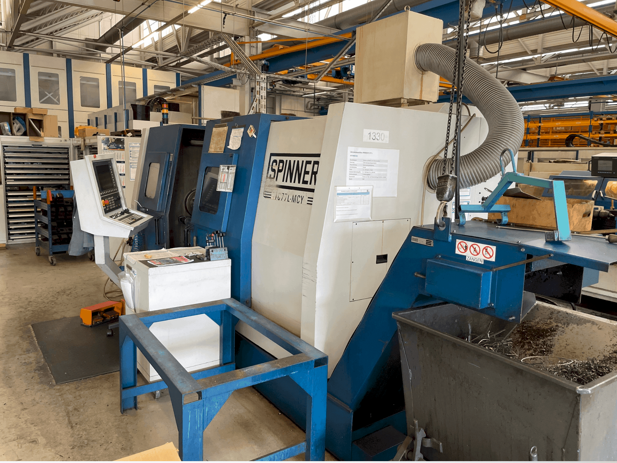 Vooraanzicht van SPINNER TC 77 machine