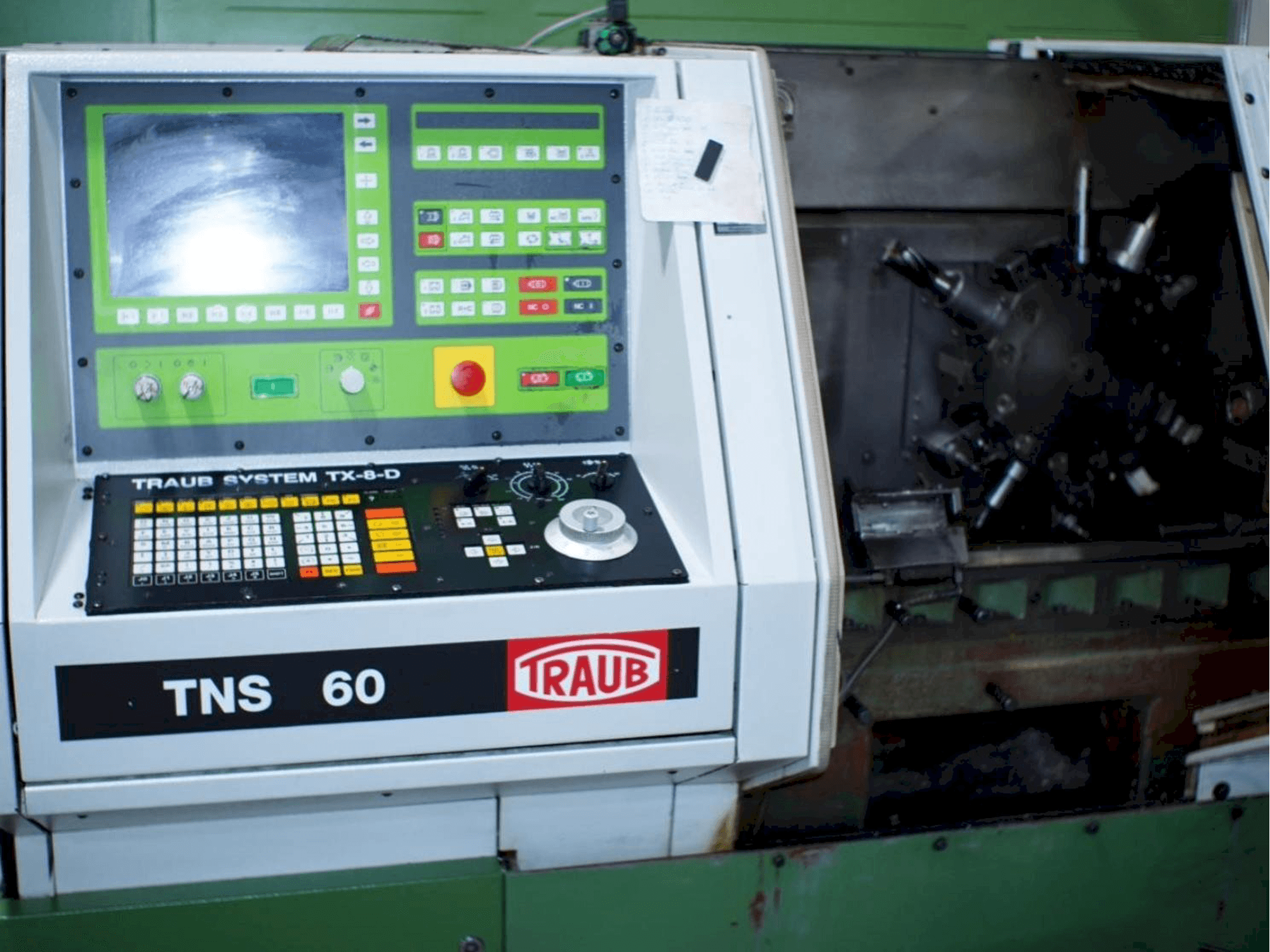 Vooraanzicht van TRAUB TNS 60 machine