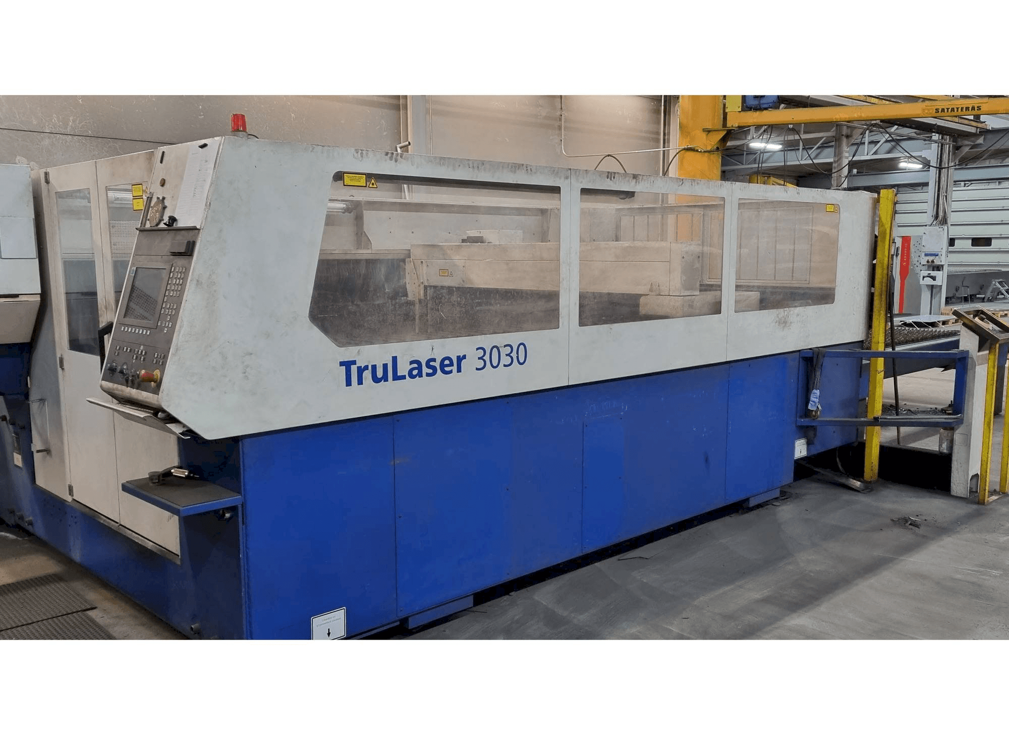 Vooraanzicht van Trumpf TruLaser 3030 machine