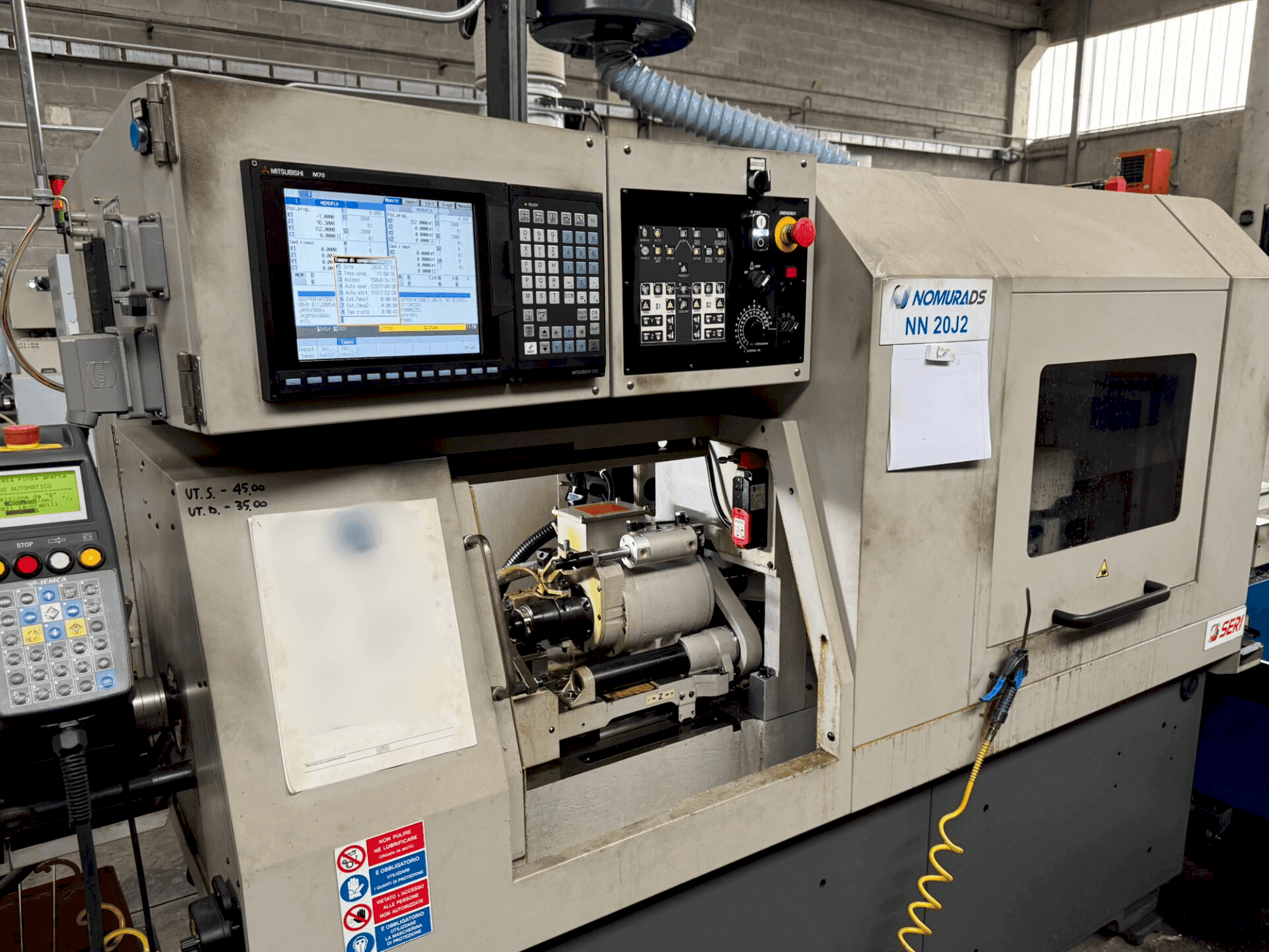 Vooraanzicht van NOMURA NN-20 J2 machine