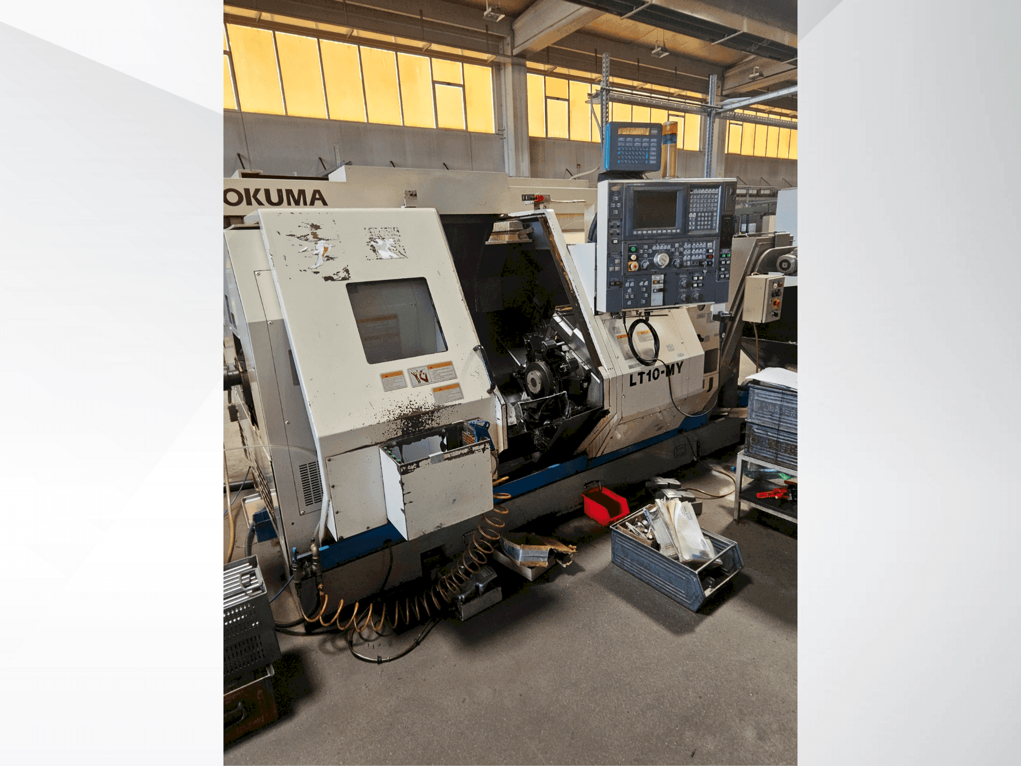 Vooraanzicht van Okuma LT 10 MY machine