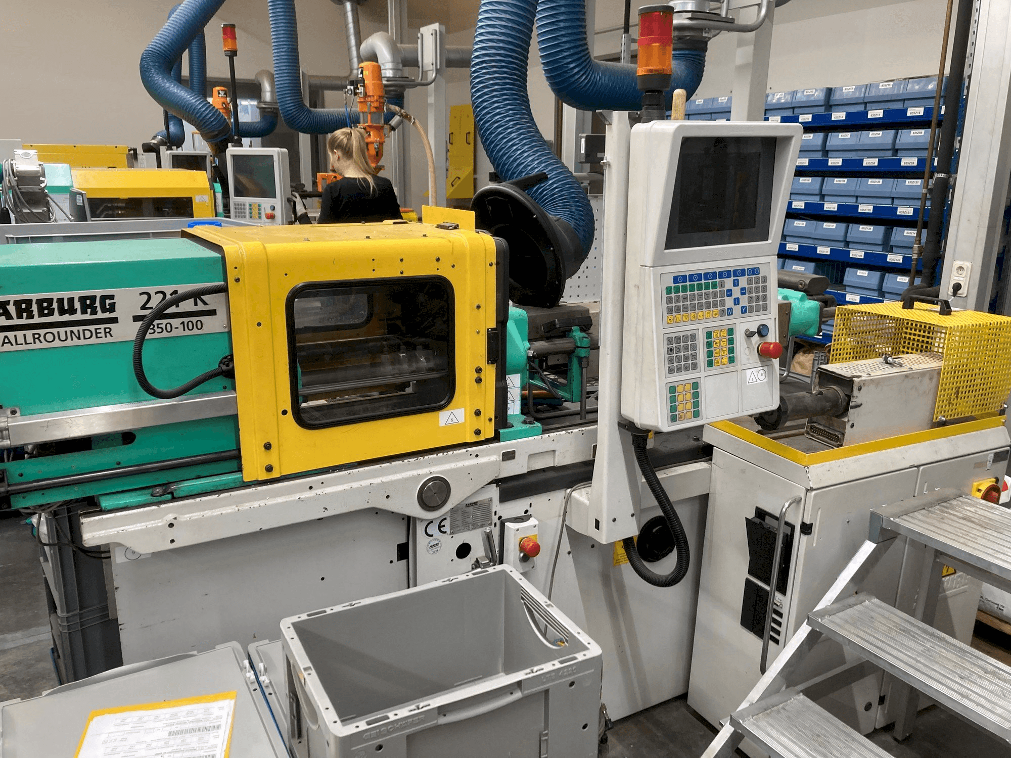 Vooraanzicht van Arburg 221 K 350-100U machine