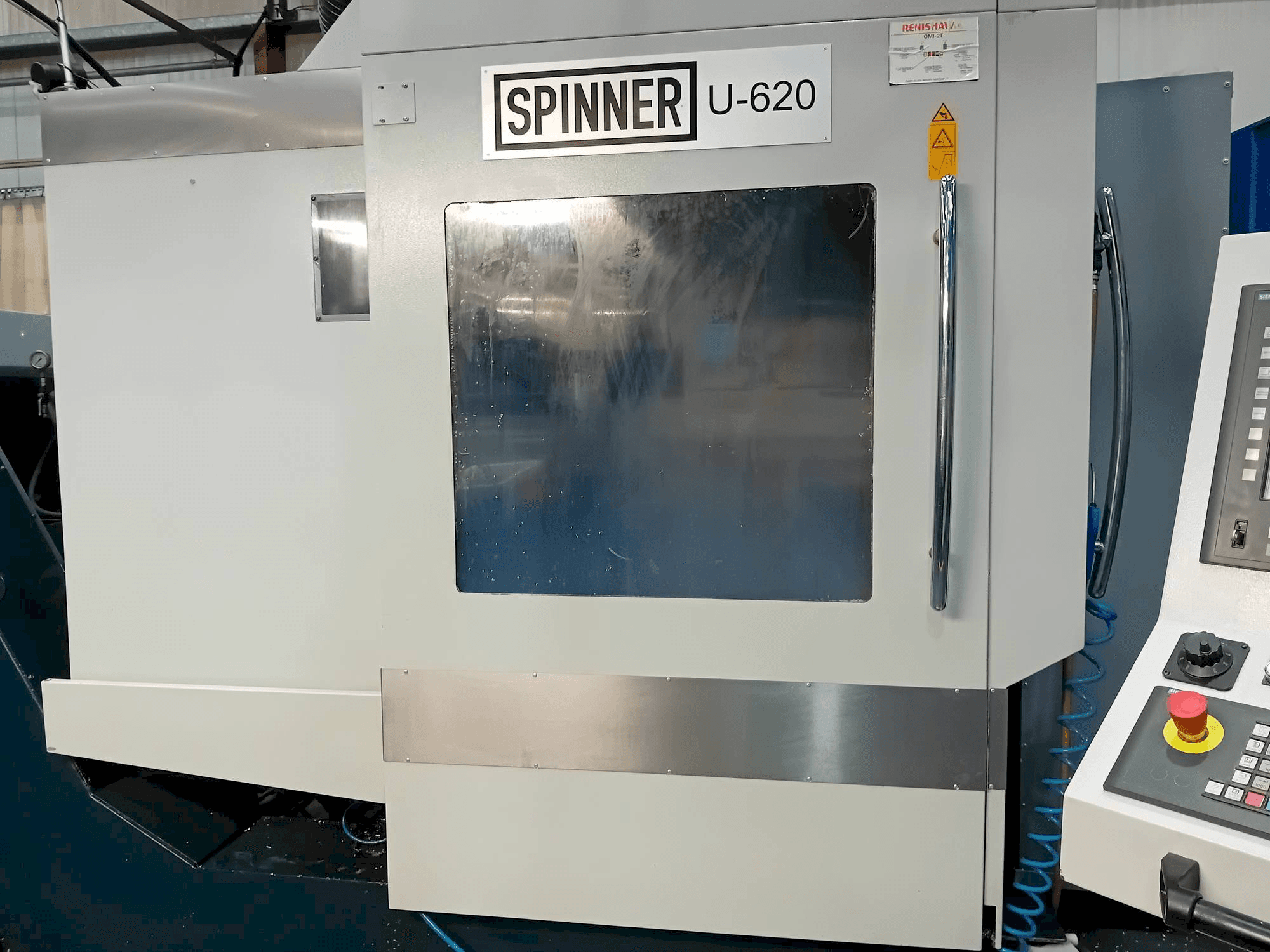 Vooraanzicht van SPINNER U5-620 machine