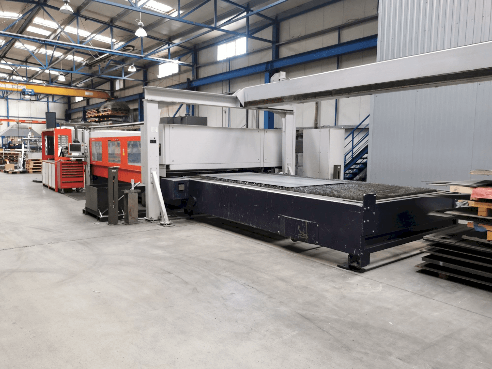 Vooraanzicht van Bystronic Bystar 4020 machine