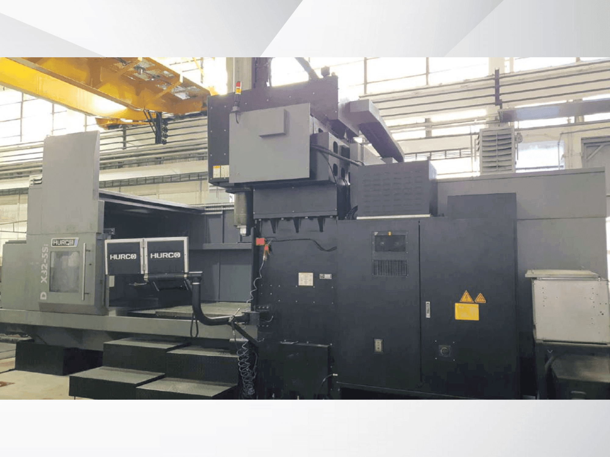 Vooraanzicht van Hurco DCX32-5Si machine