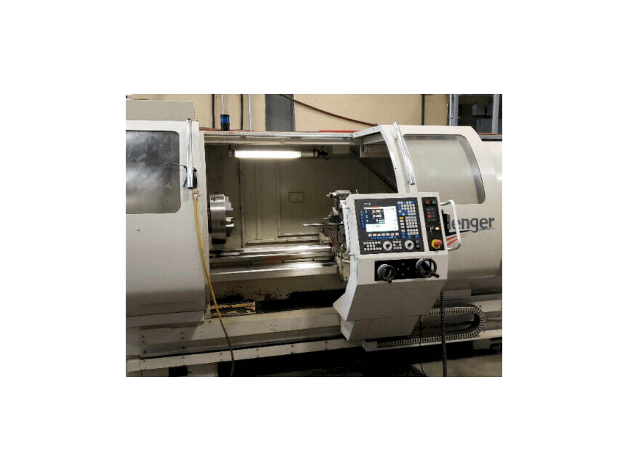 Vooraanzicht van Modern Microcut BNC-2260XL machine