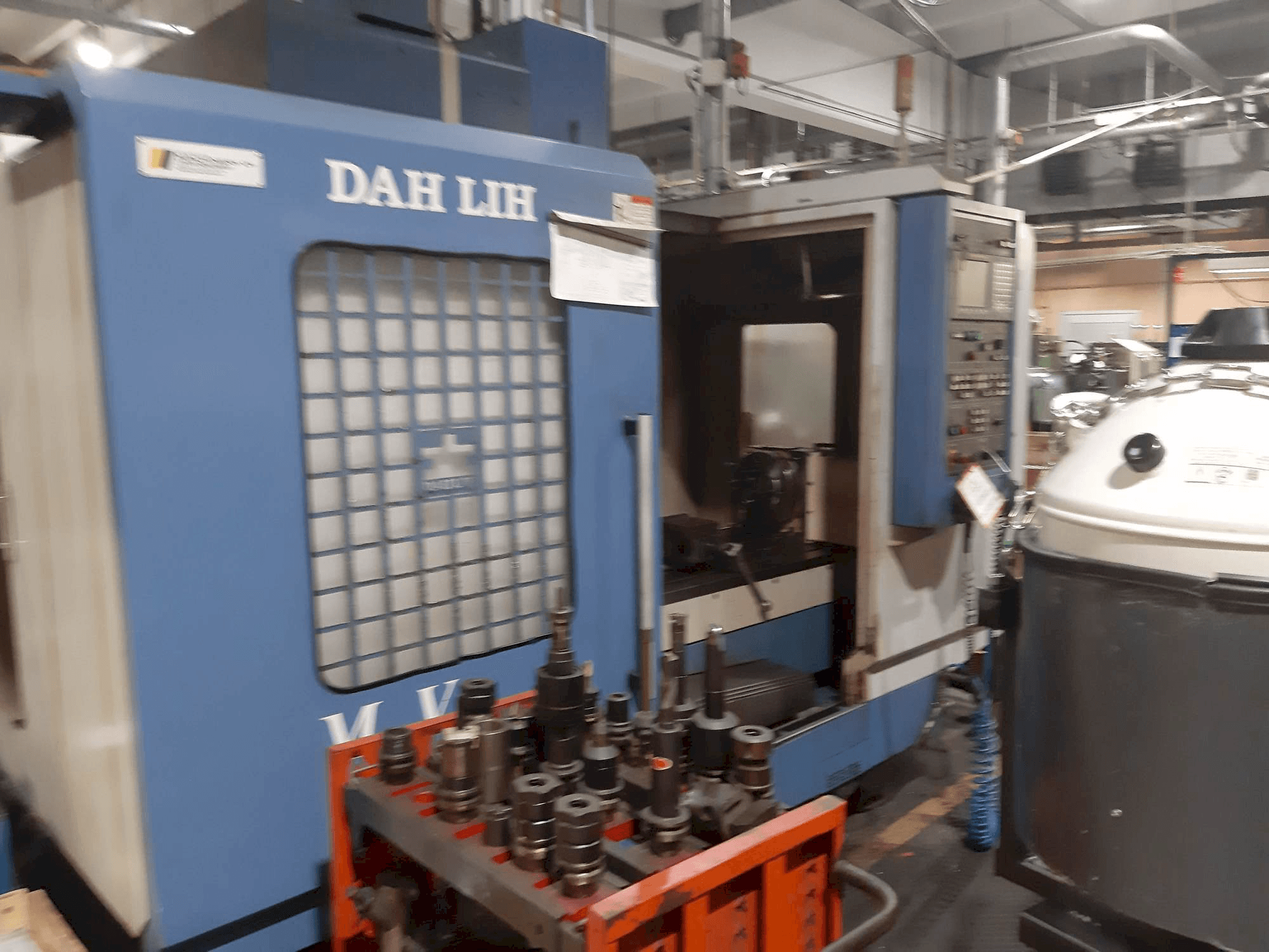 Vooraanzicht van DAH LIH MCV1020BA machine
