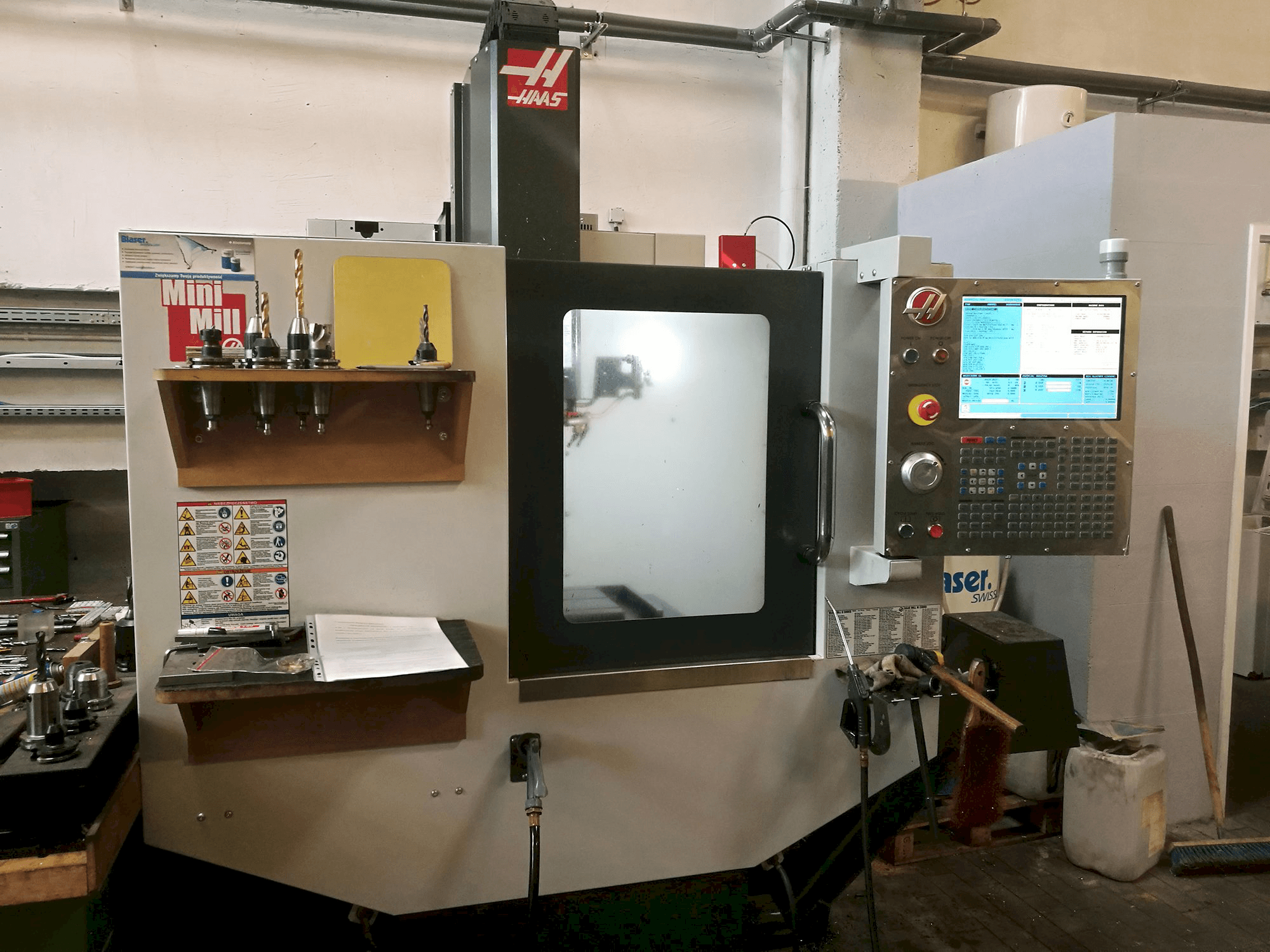 Vooraanzicht van HAAS MINIMILL machine