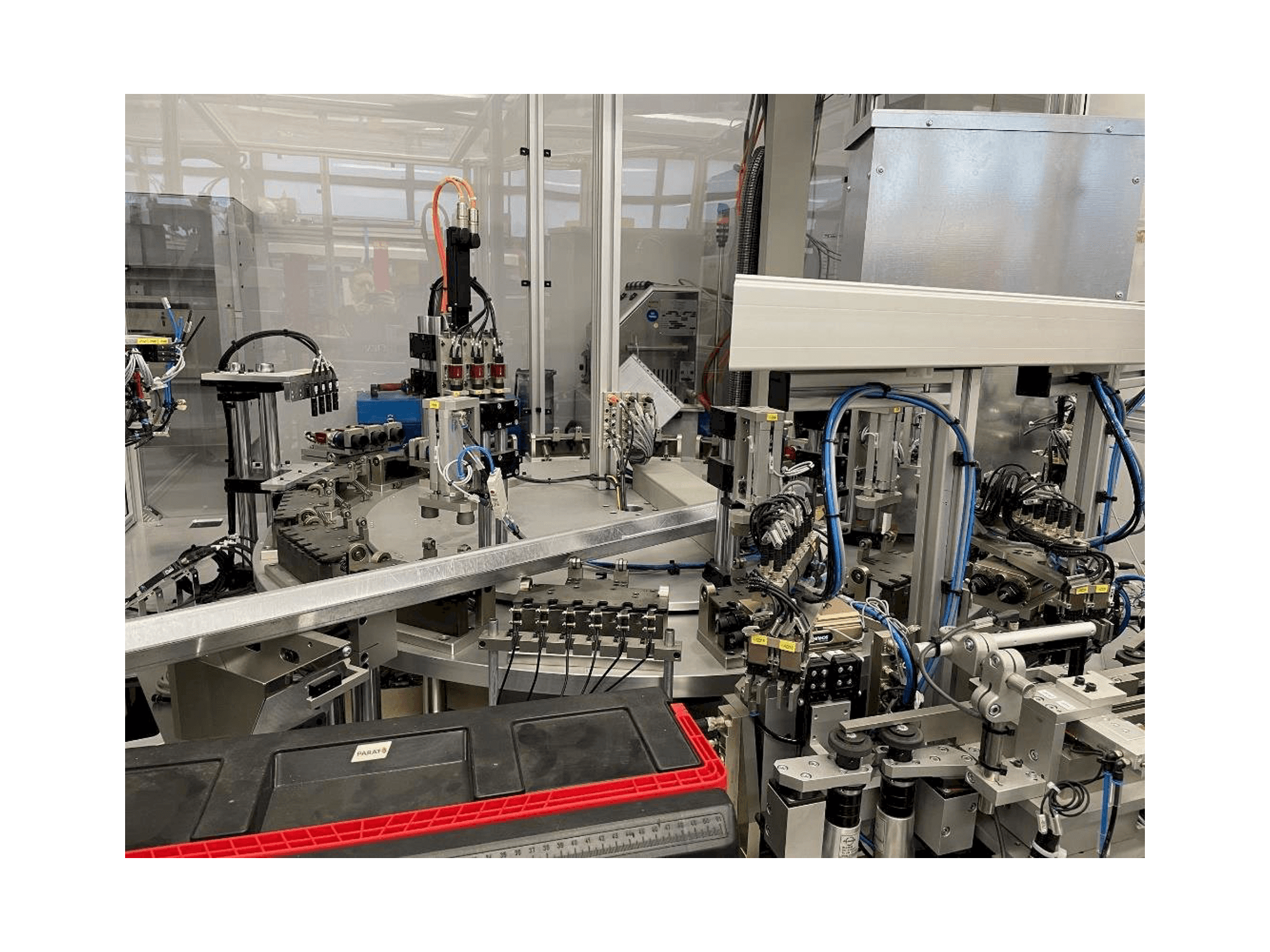 Vooraanzicht van TEAM AUTOMATION BERLIN Tattoo Needle Testing System machine