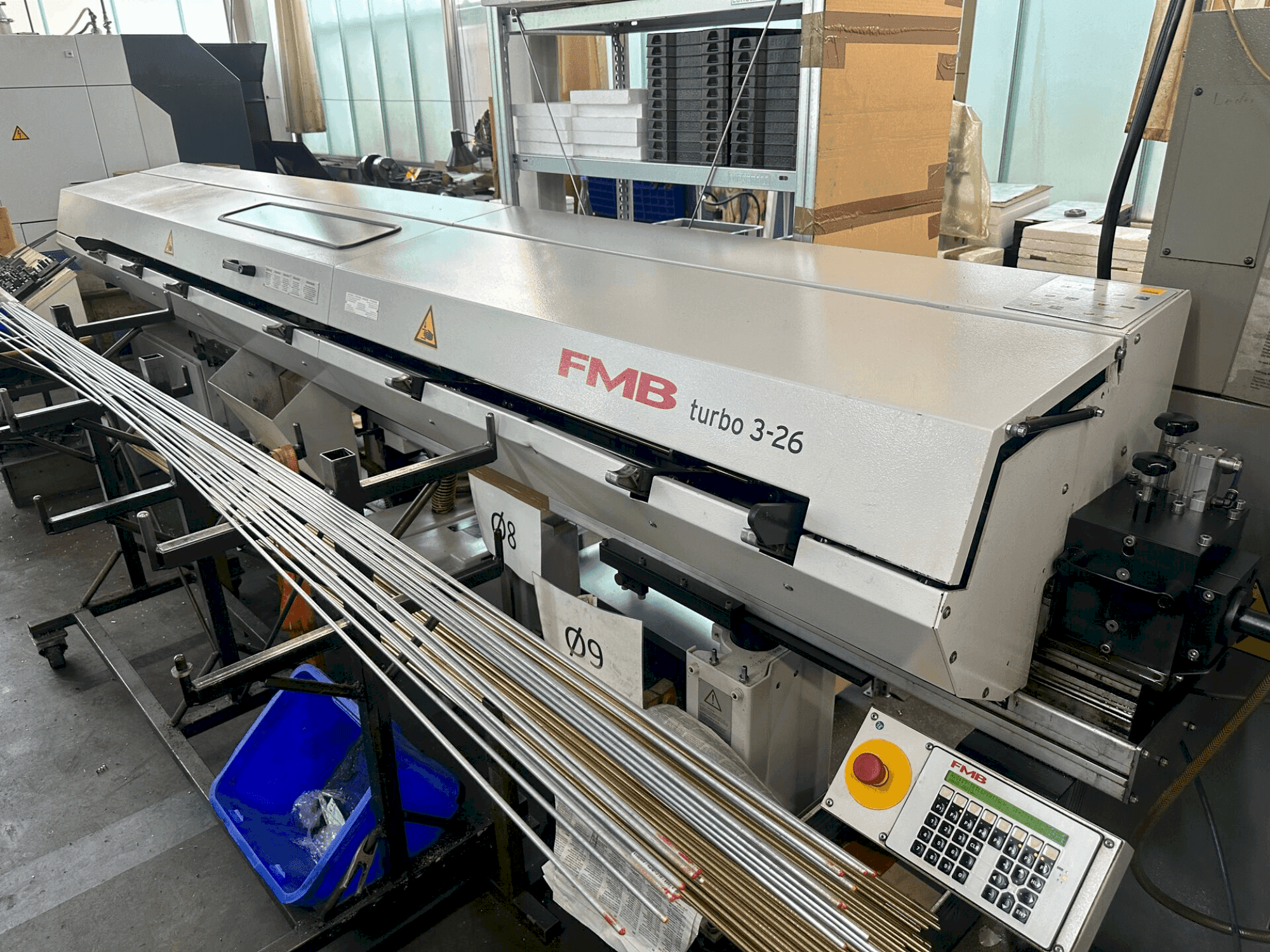 Vooraanzicht van Gildemeister GLD 25 machine