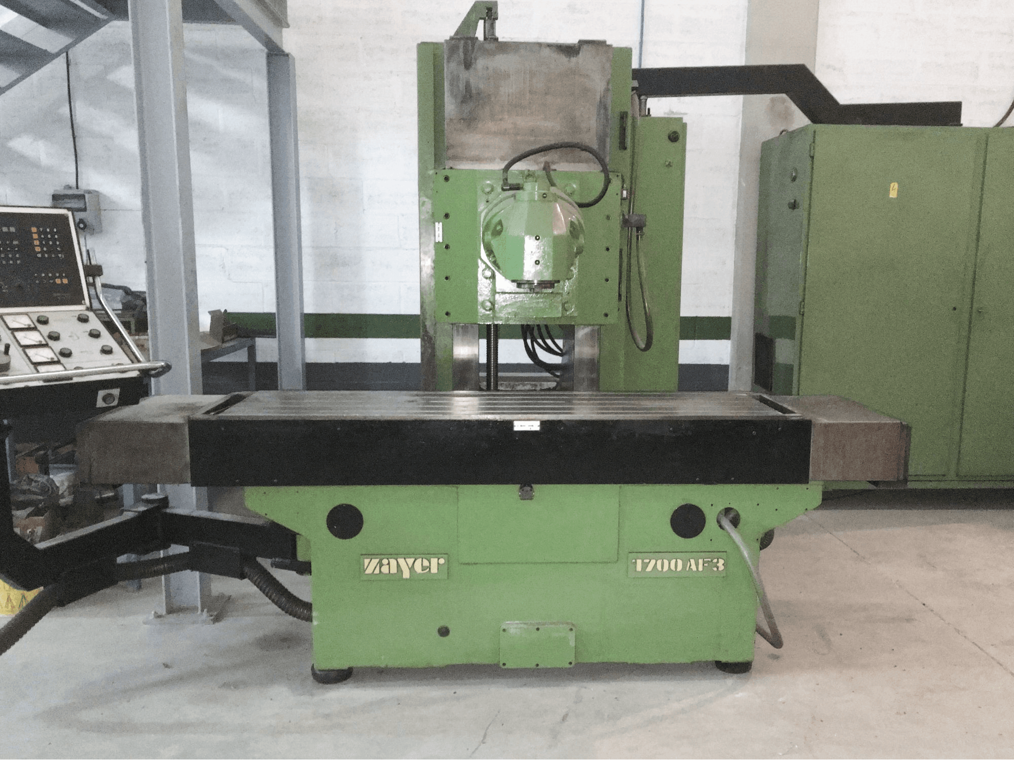 Vooraanzicht van Zayer 1700 AF3 machine