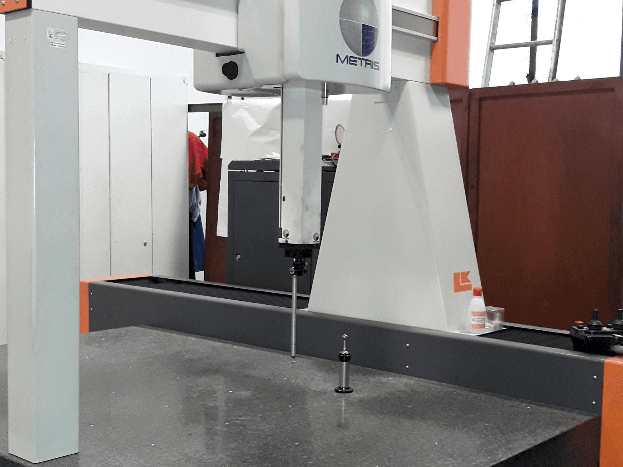 Vooraanzicht van Metris MMC LKV Evolution machine