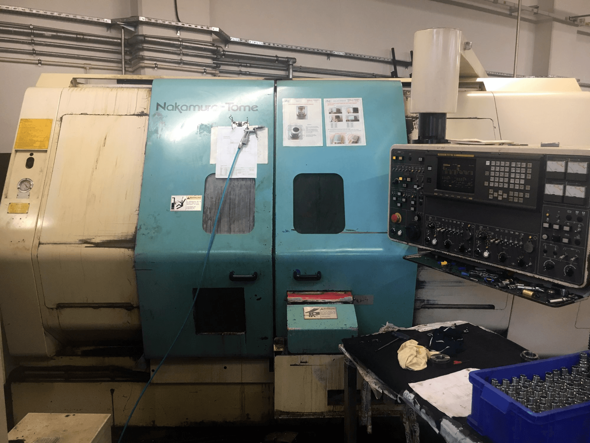 Vooraanzicht van NAKAMURA-TOME TW-20 MMY machine