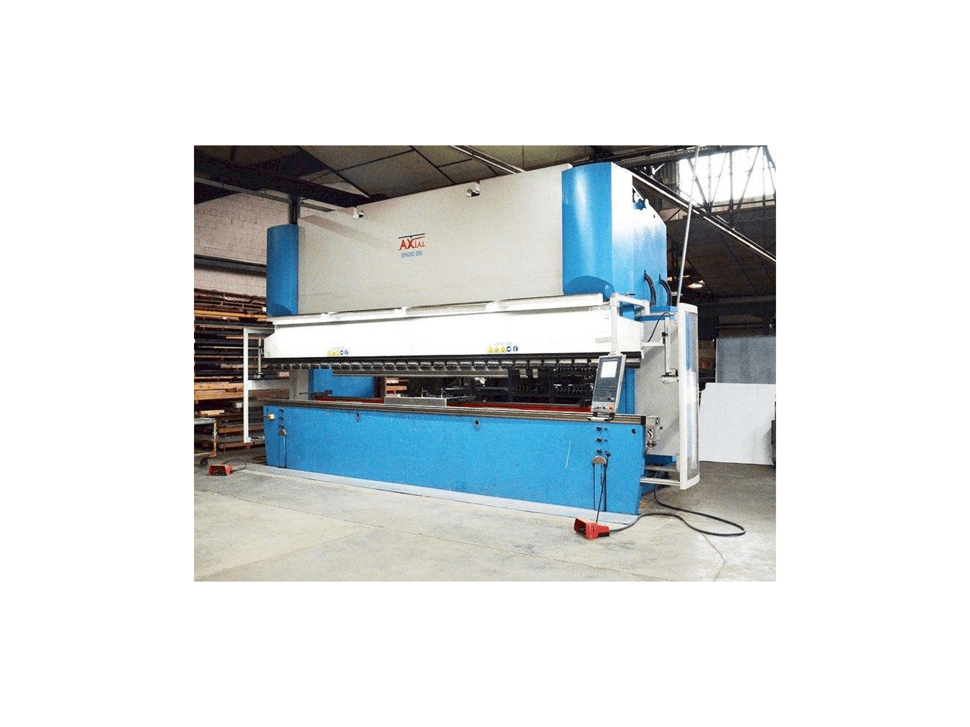 Vooraanzicht van Axial SYNCRO 356 machine
