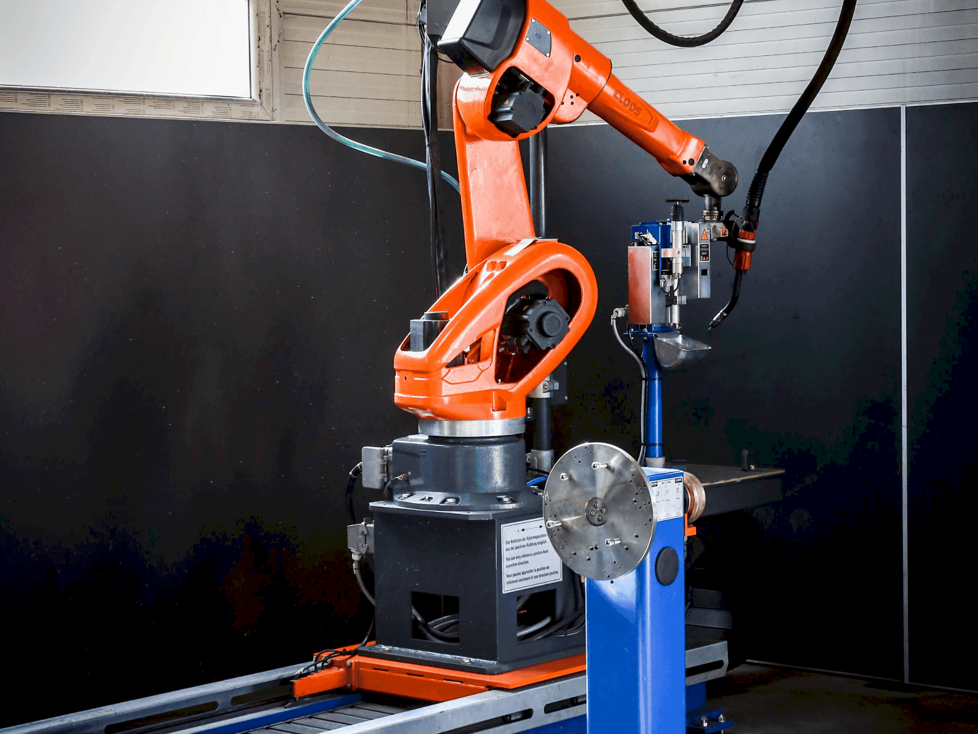 Vooraanzicht van CLOOS QRC 350 QIROX machine