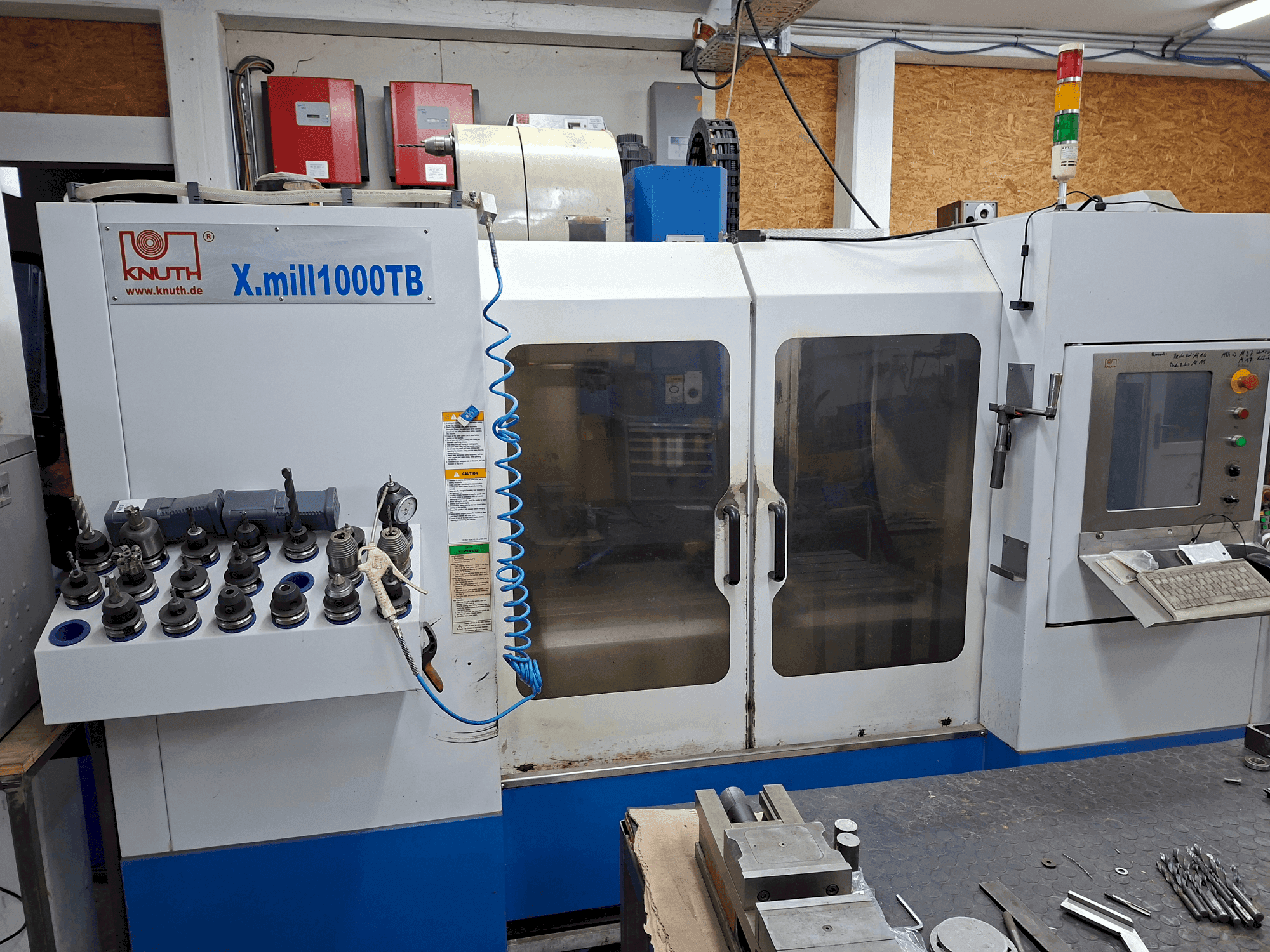 Vooraanzicht van KNUTH XMill 1000 TB machine