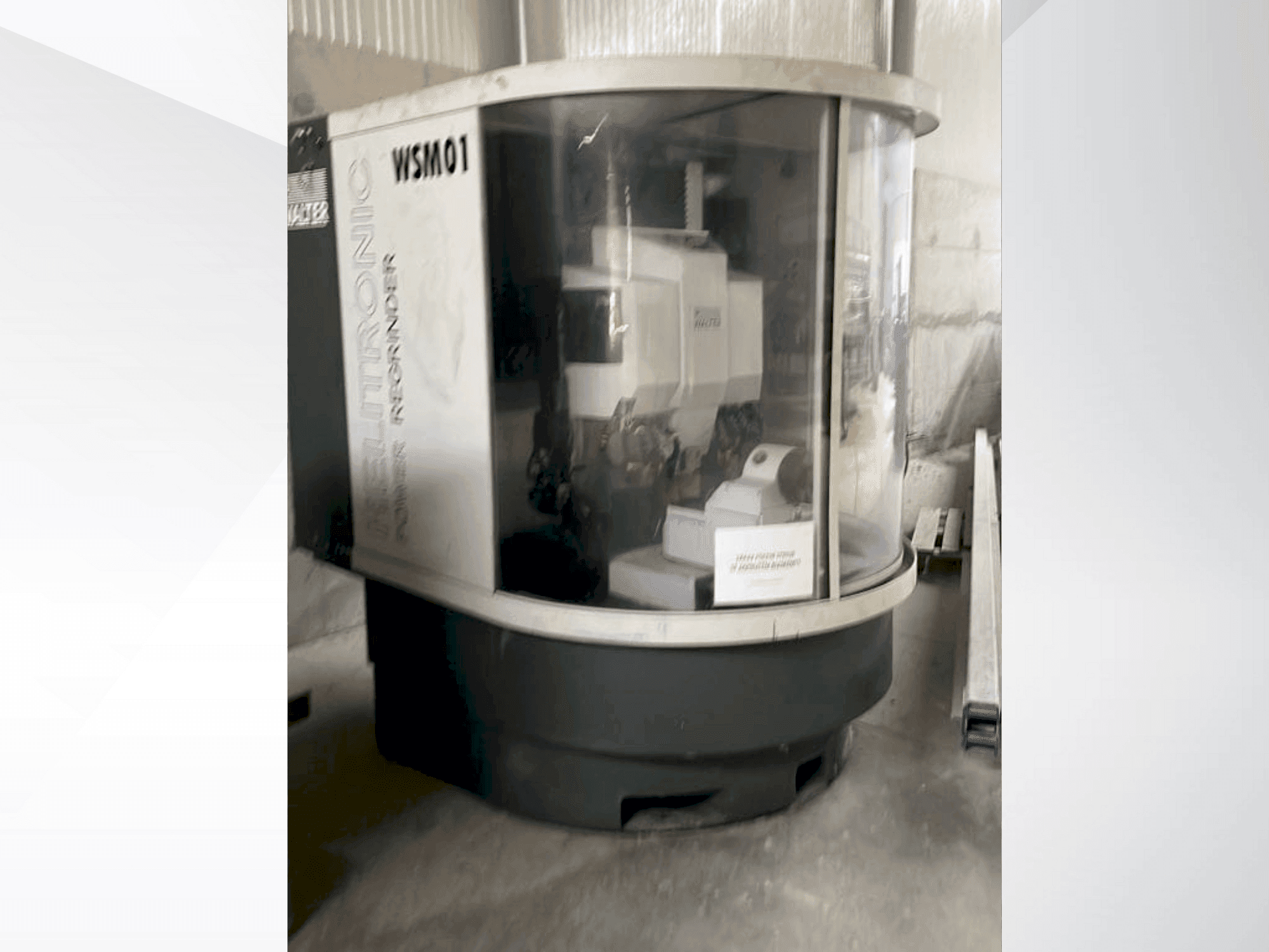 Vooraanzicht van WALTER Helitronic Power Regrinder machine