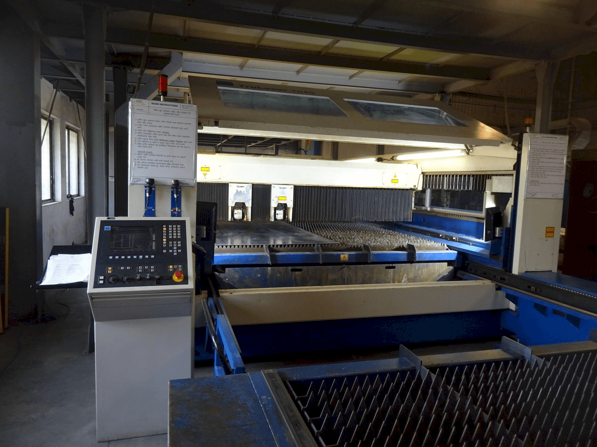 Vooraanzicht van Trumpf TruLaser 7040 machine
