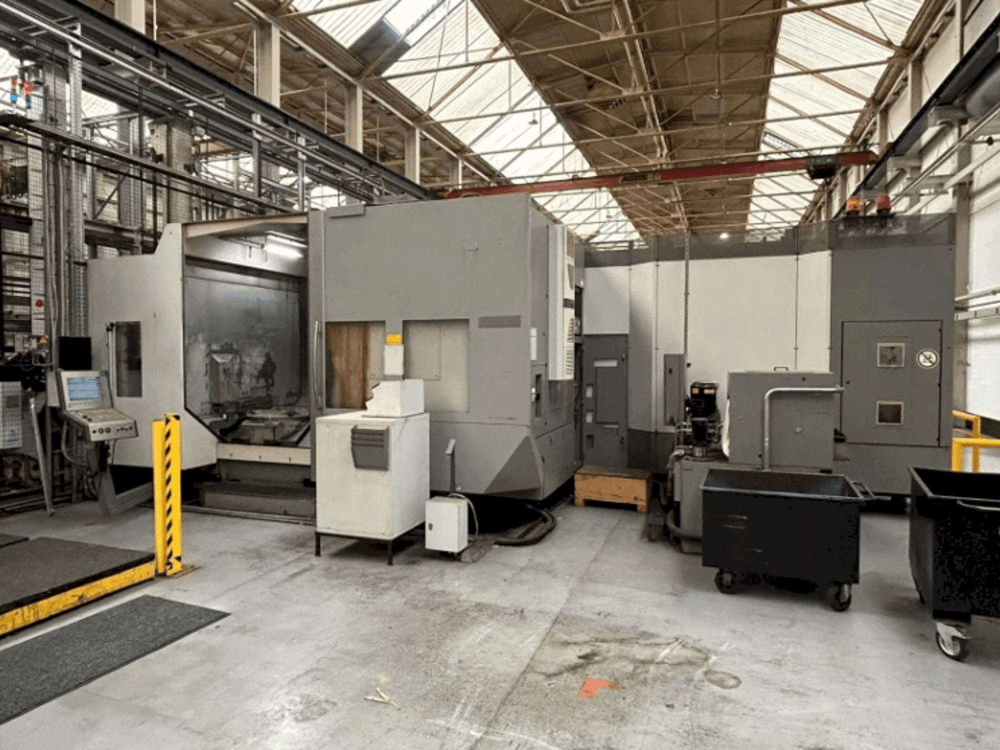 Vooraanzicht van DMG DMC 100 H machine