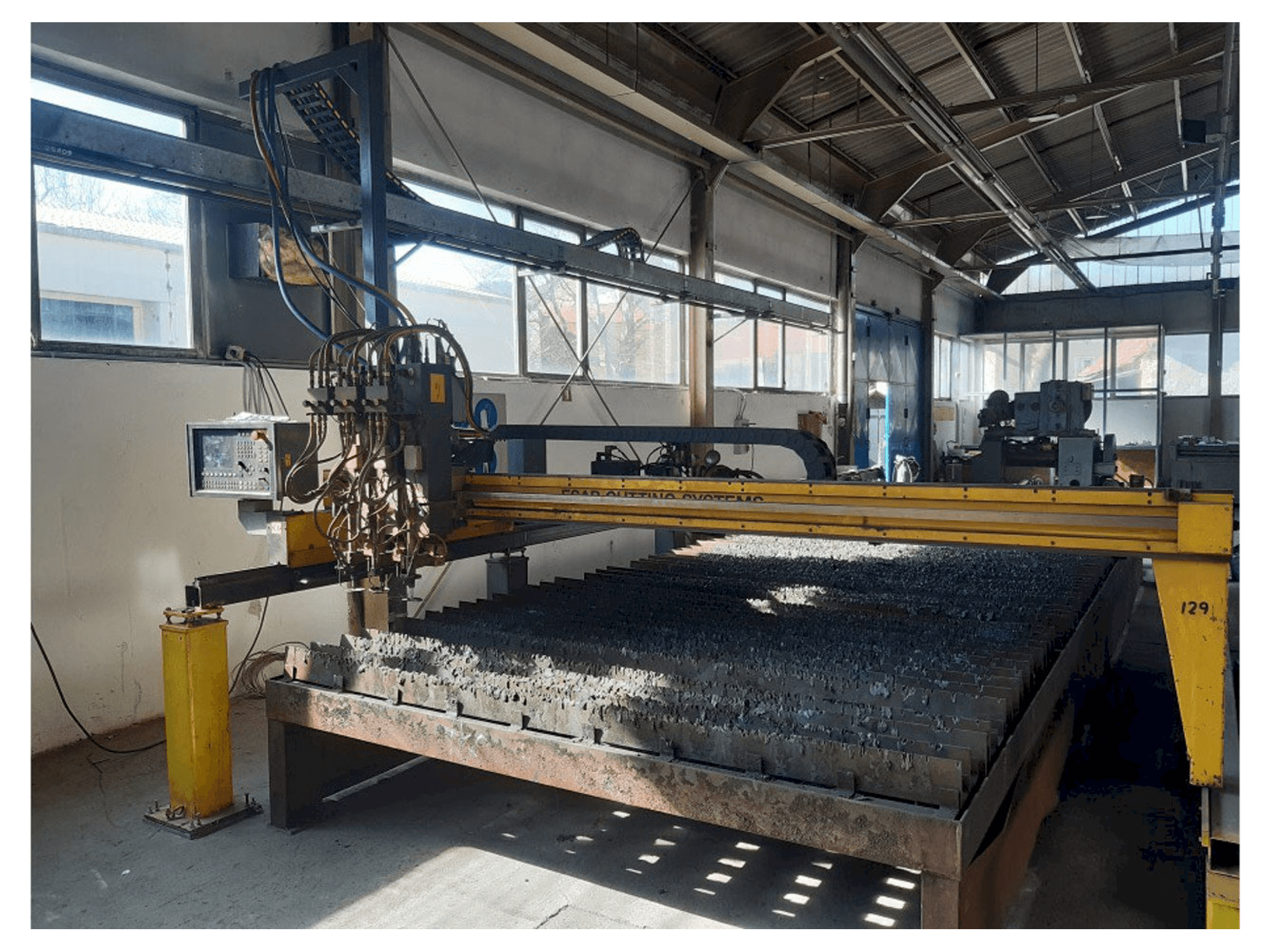 Vooraanzicht van ESAB CXC-P3500 machine