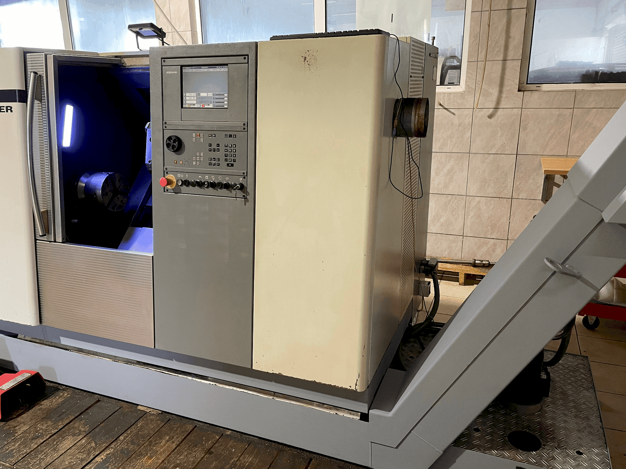 Vooraanzicht van Gildemeister CTX 310 V3 machine