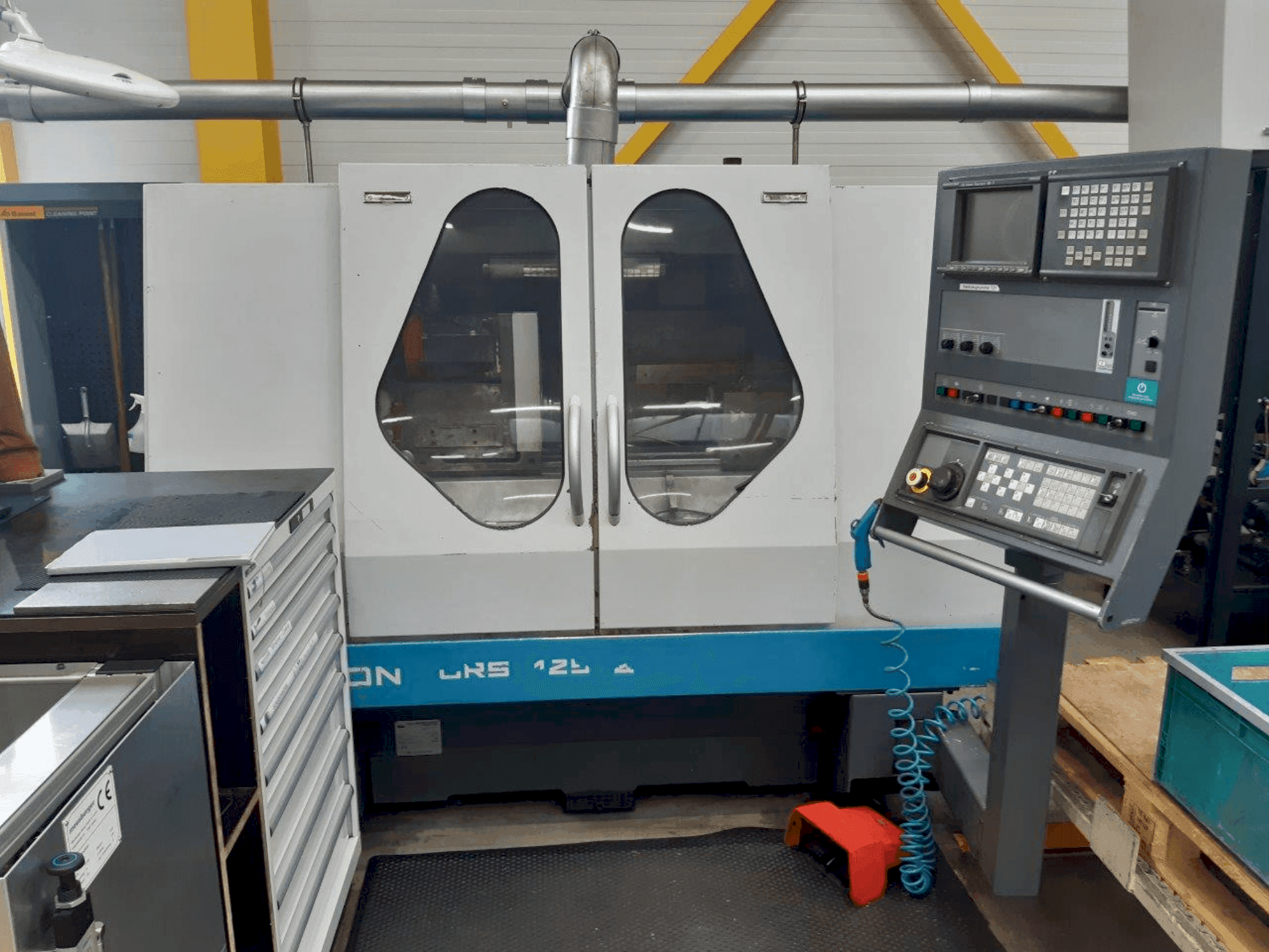 Vooraanzicht van KELLENBERGER Kel-Vision URS 125 machine