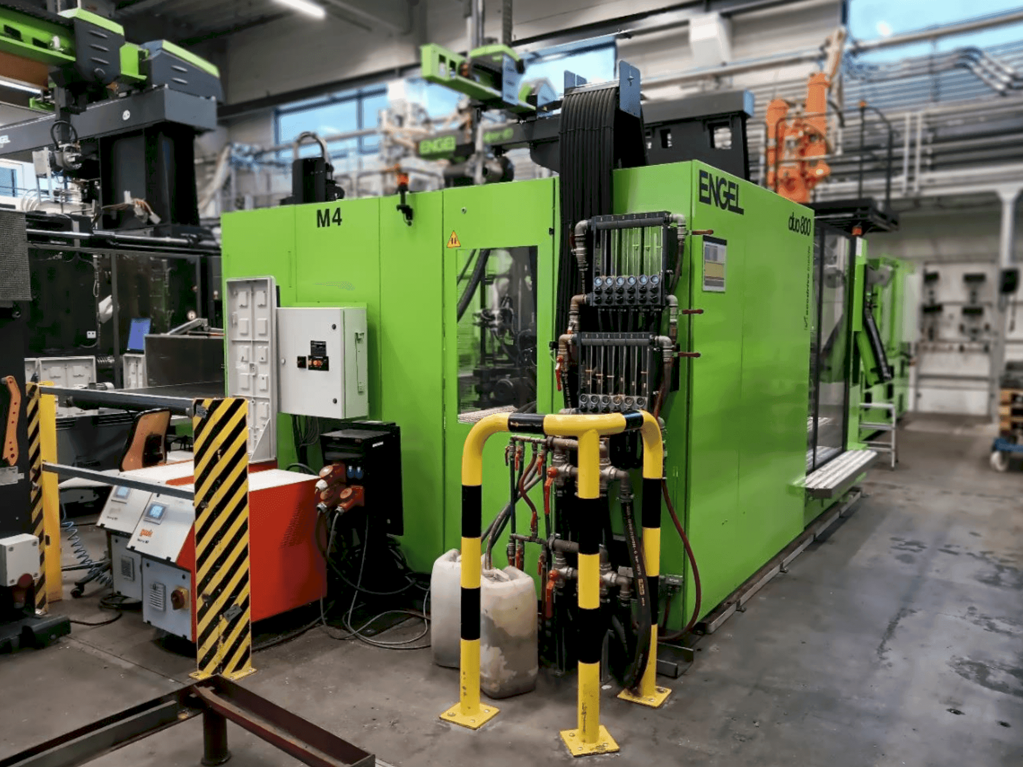 Links zicht van Engel Duo 11050/800 machine