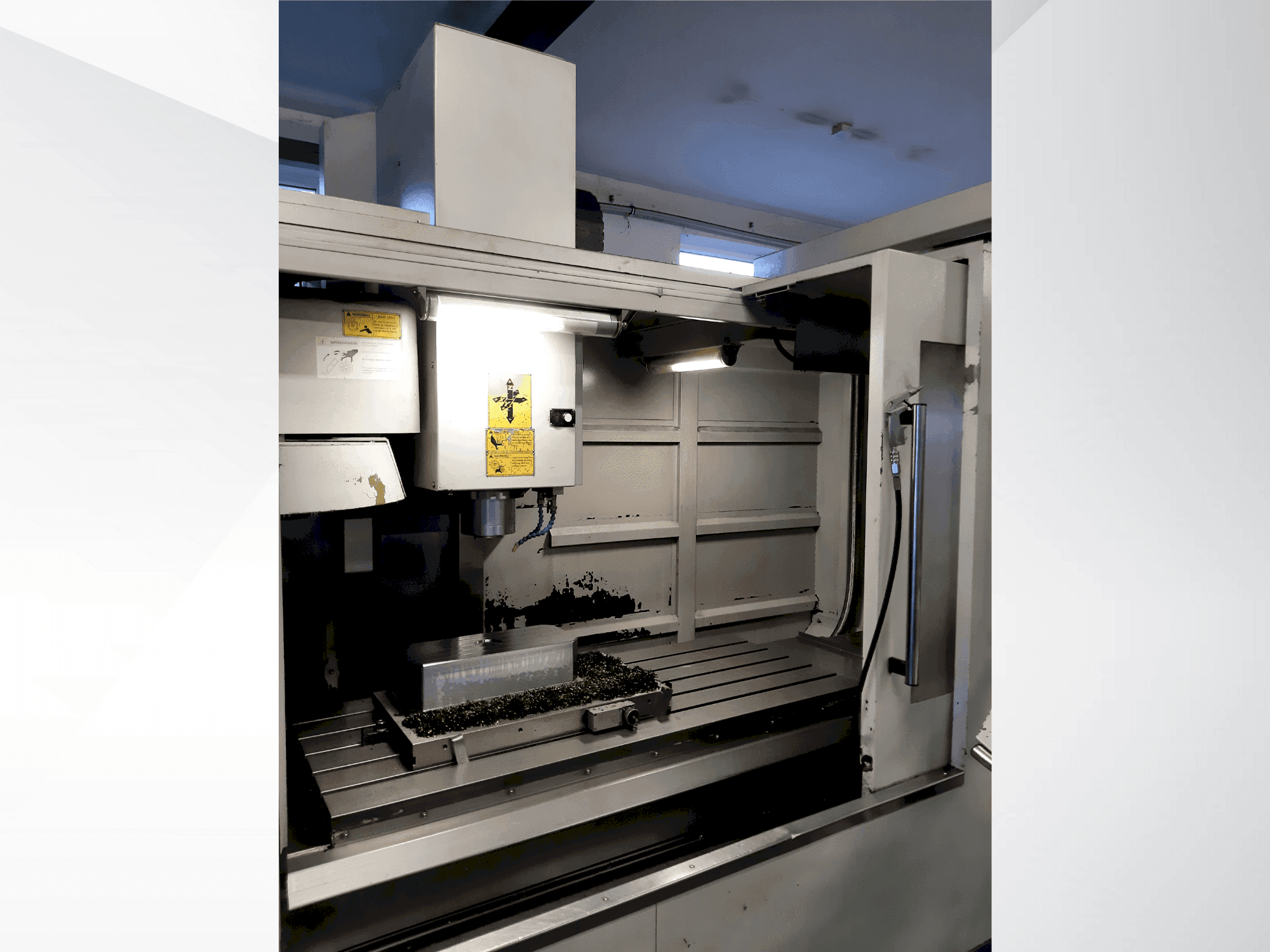 Vooraanzicht van Finetech SMV-1570-3B machine