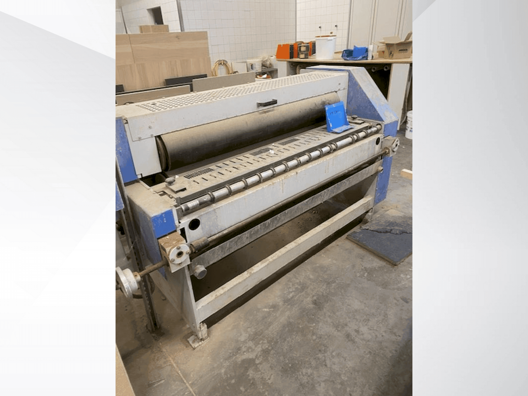 Vooraanzicht van HYMMEN TLA machine