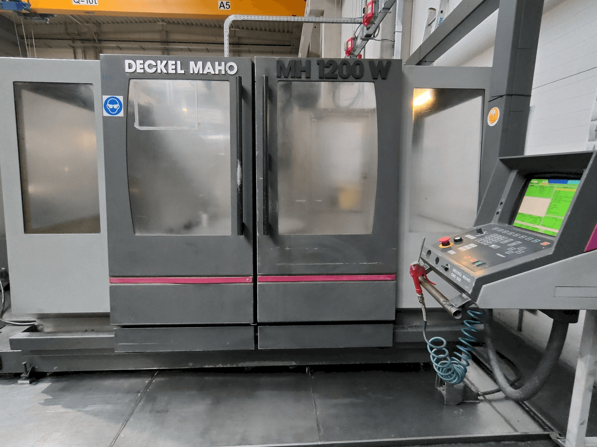 Vooraanzicht van Maho MH 1200W machine