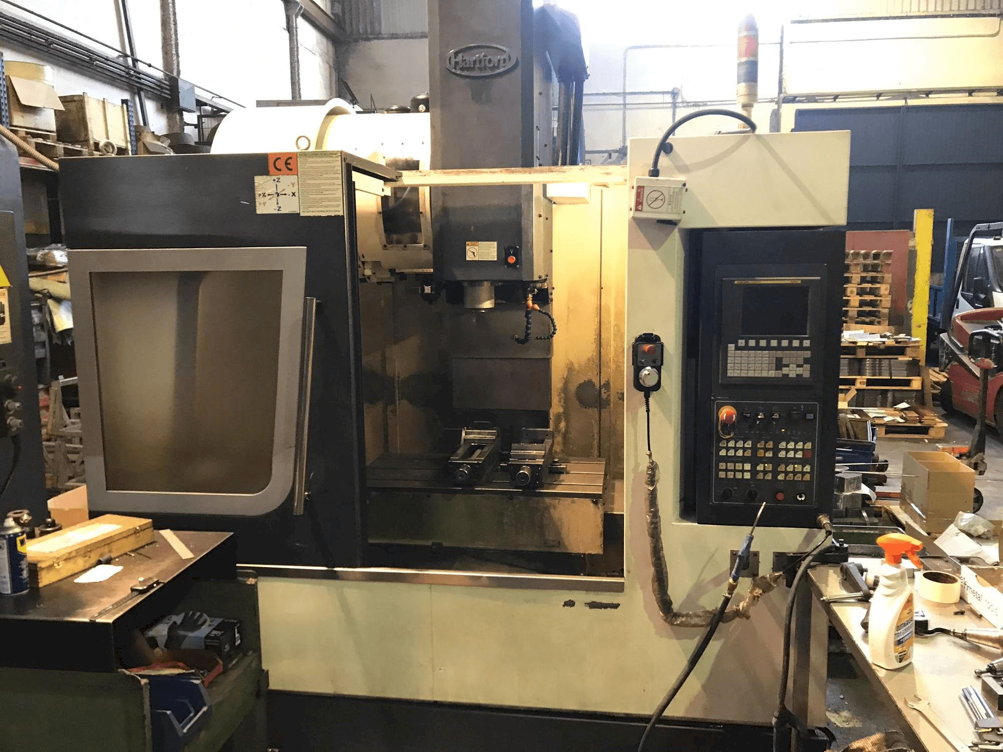 Vooraanzicht van Hartford LG-800 machine