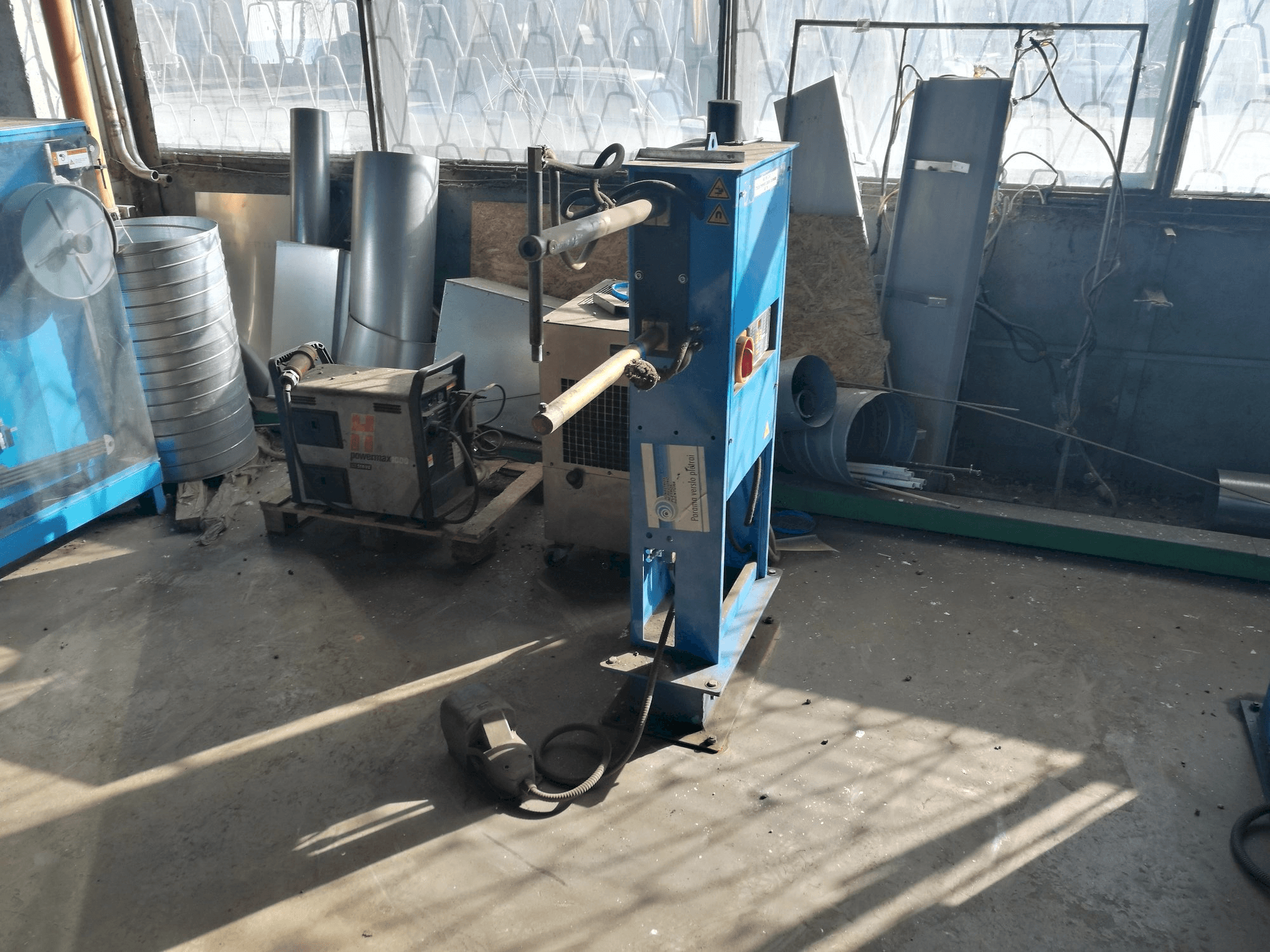 Vooraanzicht van TECNA 4611N machine