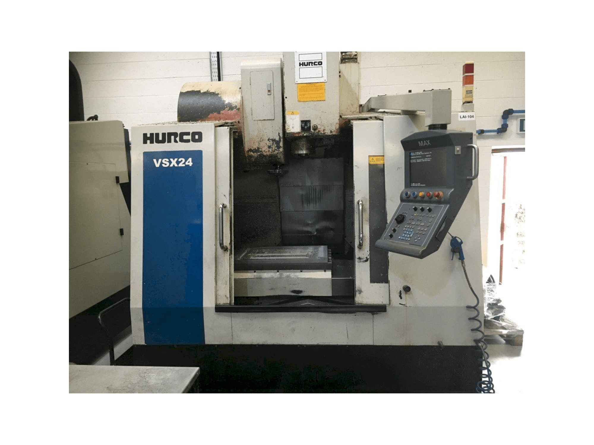 Vooraanzicht van Hurco VSX24 machine