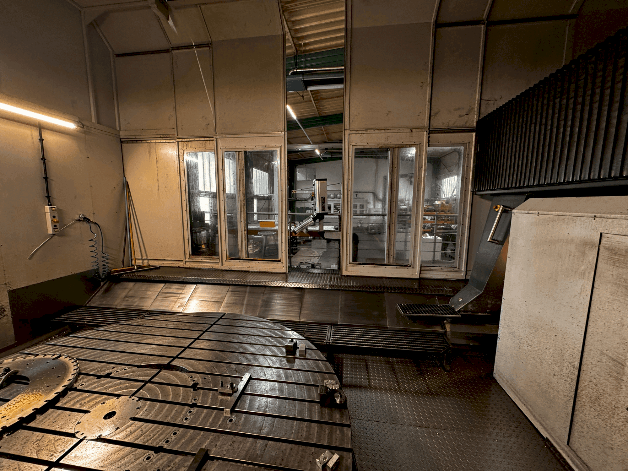 Vooraanzicht van AXA VPC 2800-U machine