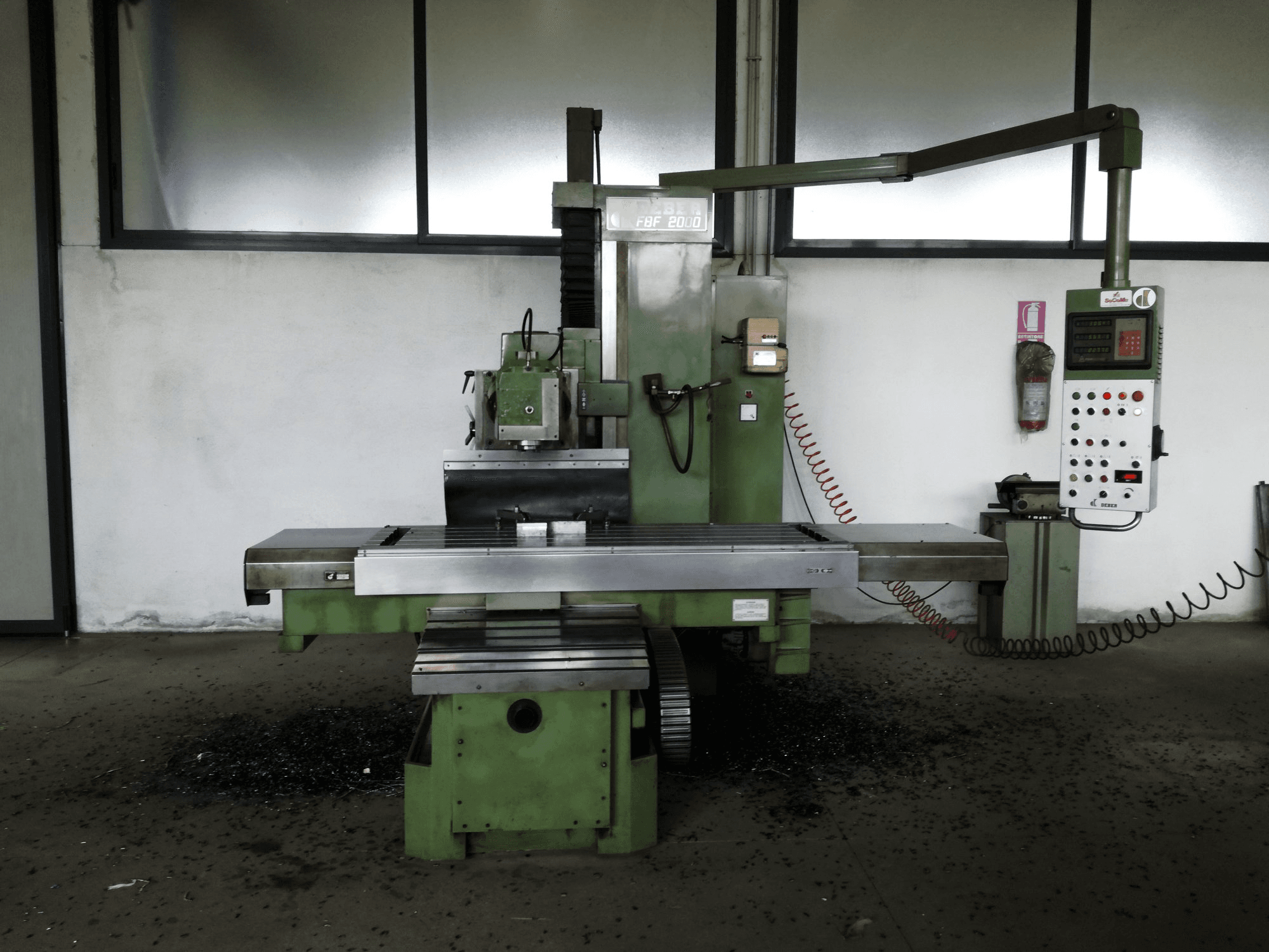 Vooraanzicht van DEBER FBF 2000 machine