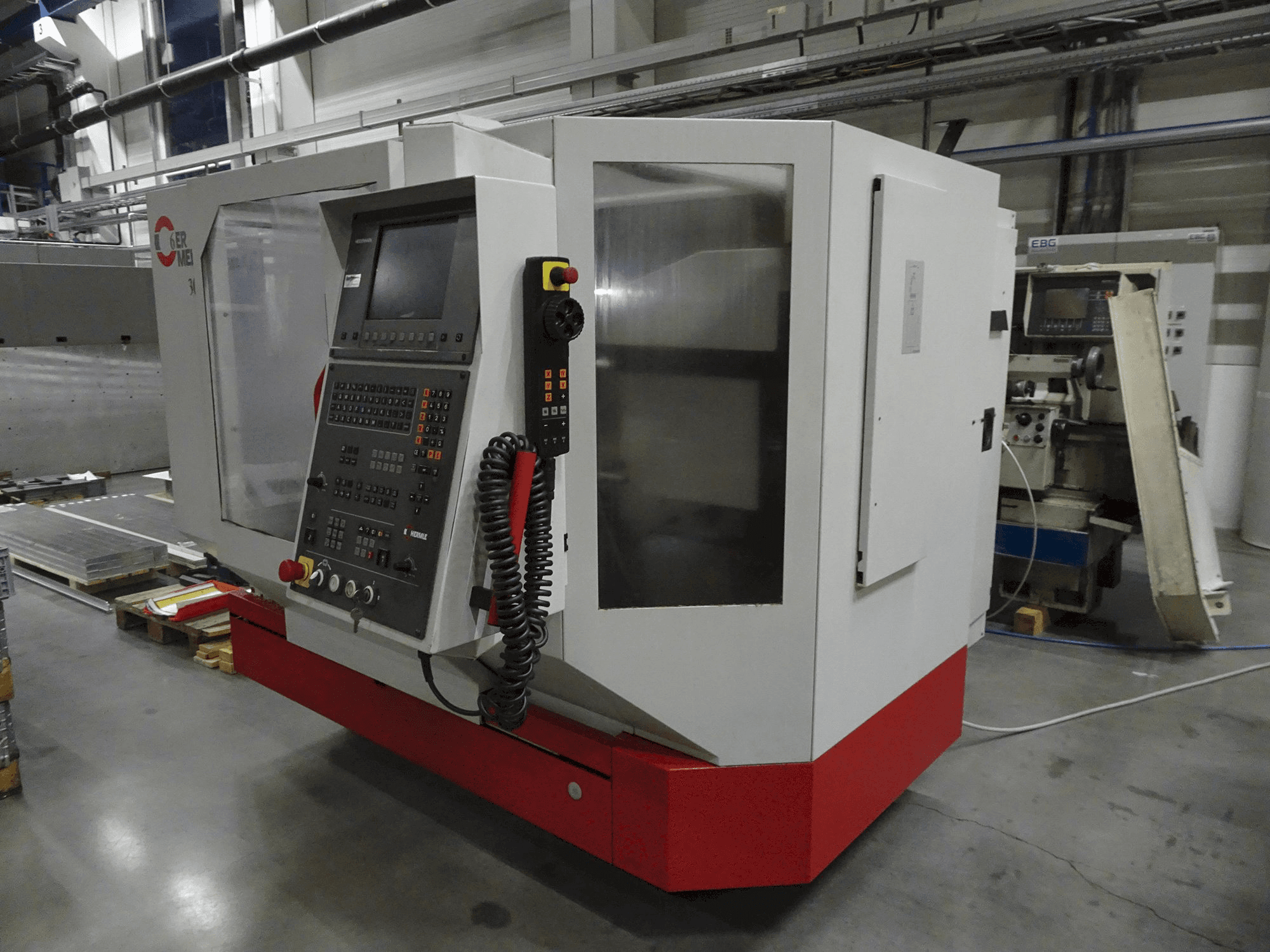 Recht aanzicht van HERMLE U 630 T machine