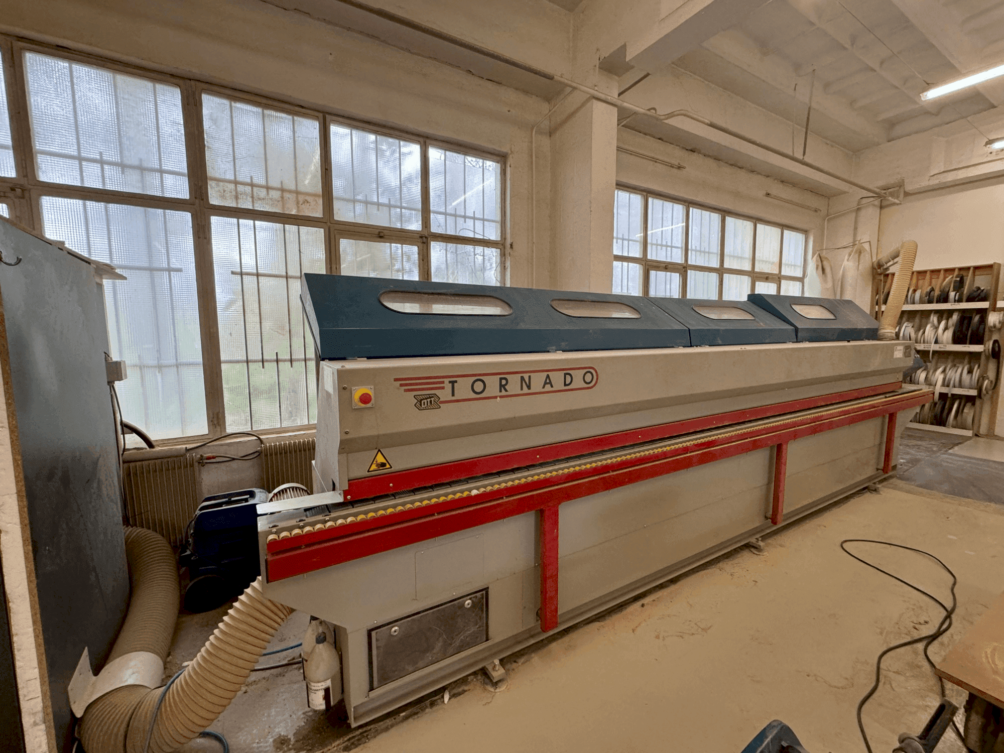 Vooraanzicht van OTT Tornado machine