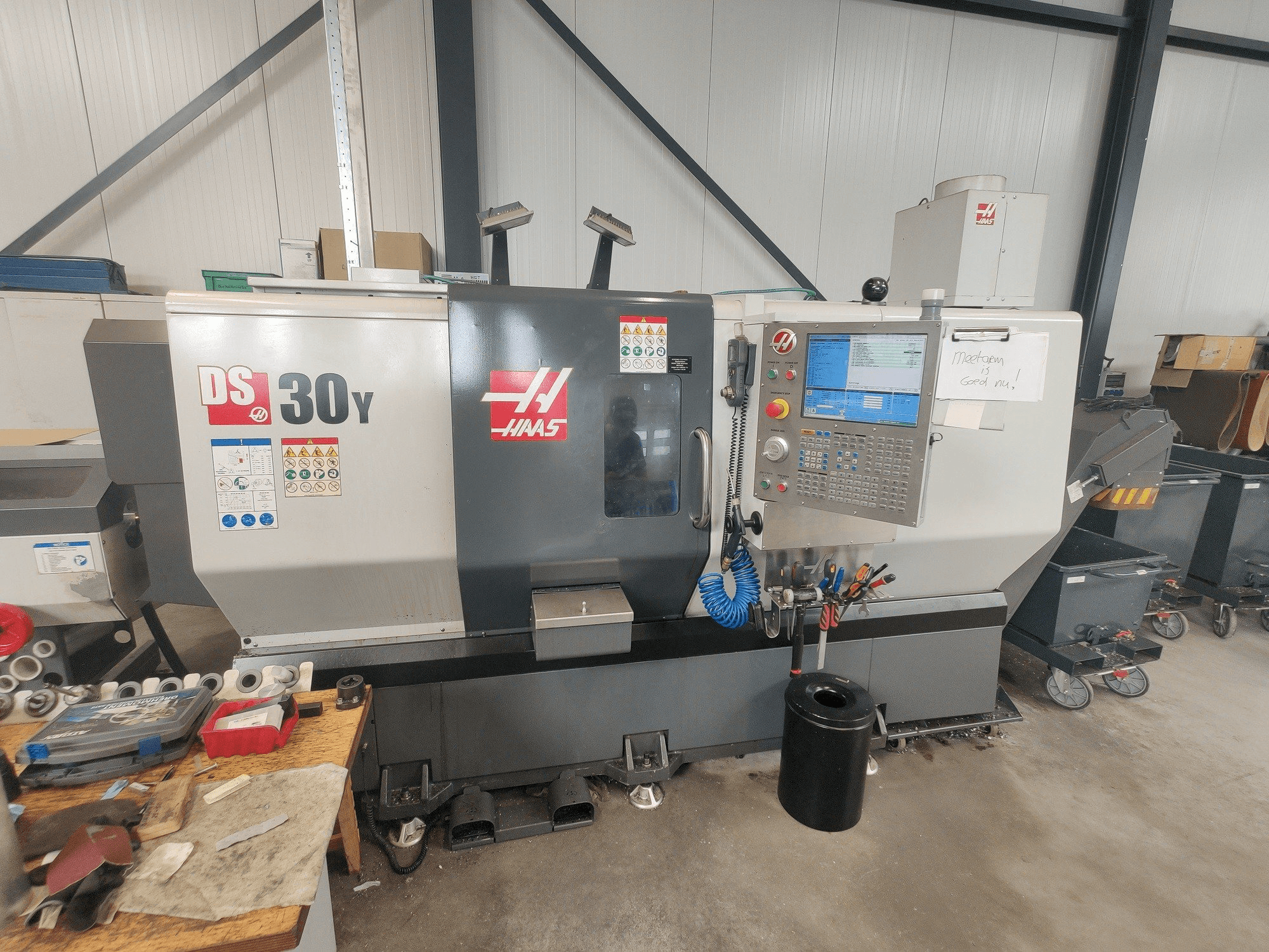 Vooraanzicht van HAAS DS30Y machine