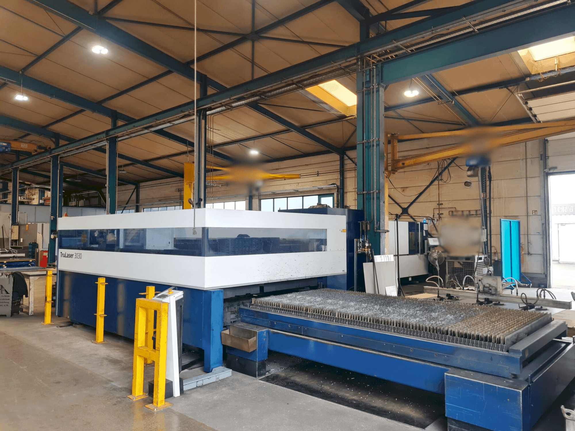 Vooraanzicht van TRUMPF L3030 machine