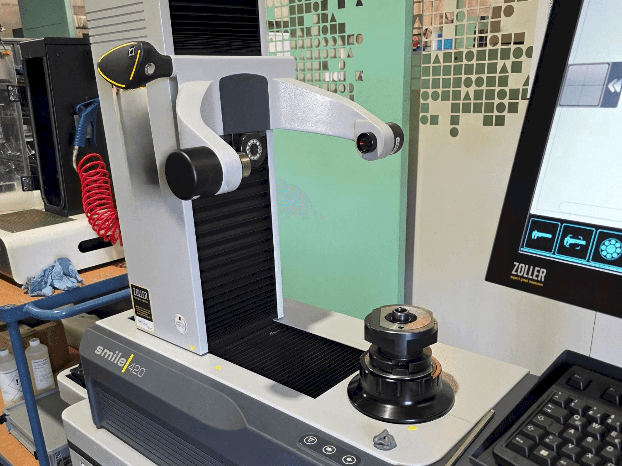 Vooraanzicht van Zoller Smile 420 machine