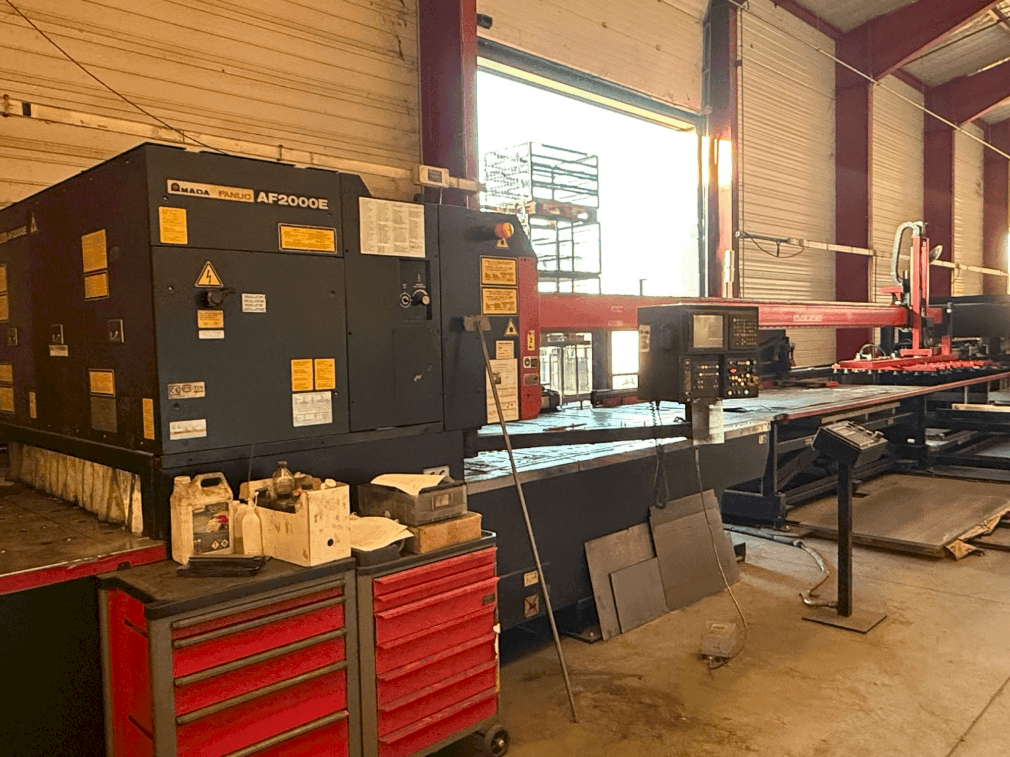 Vooraanzicht van AMADA LC2415 alpha3 machine